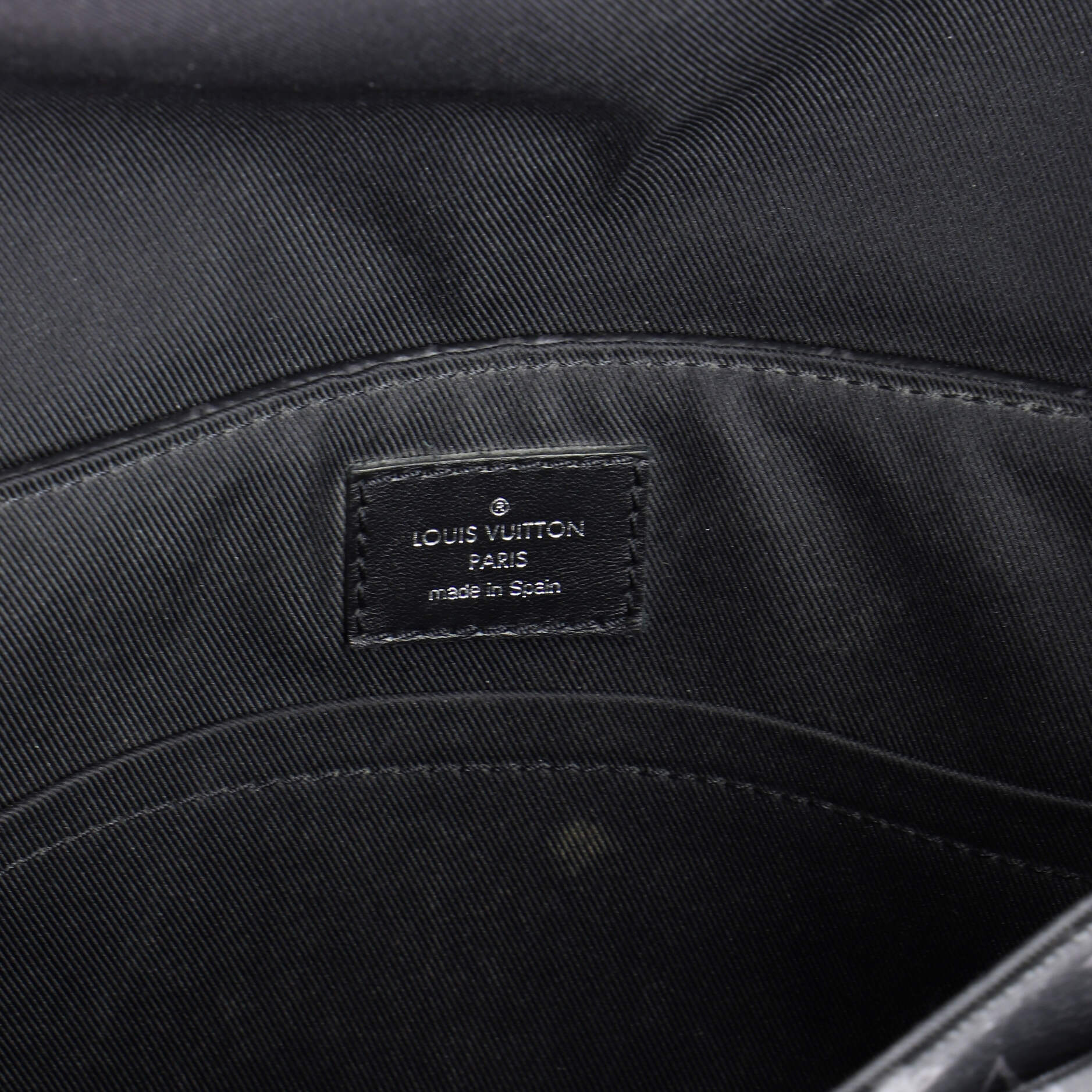 District Messenger Bag Monogram Eclipse Canvas PM - Image 6