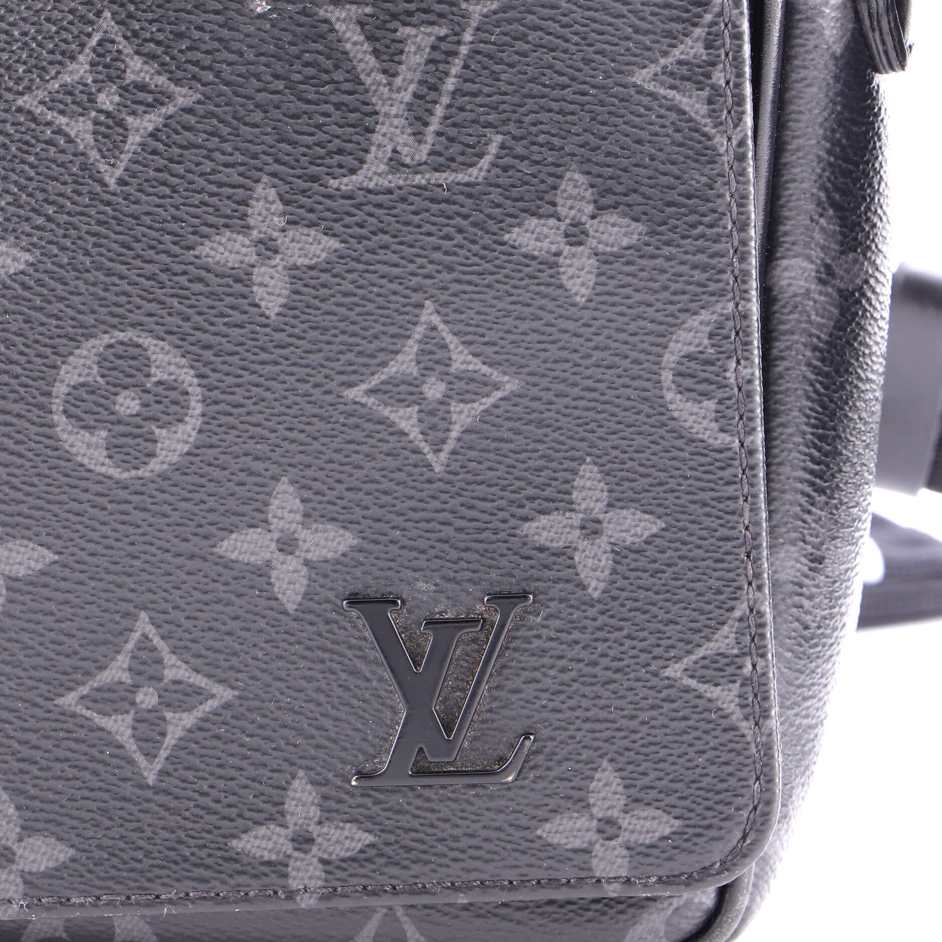 District Messenger Bag Monogram Eclipse Canvas PM - Image 7