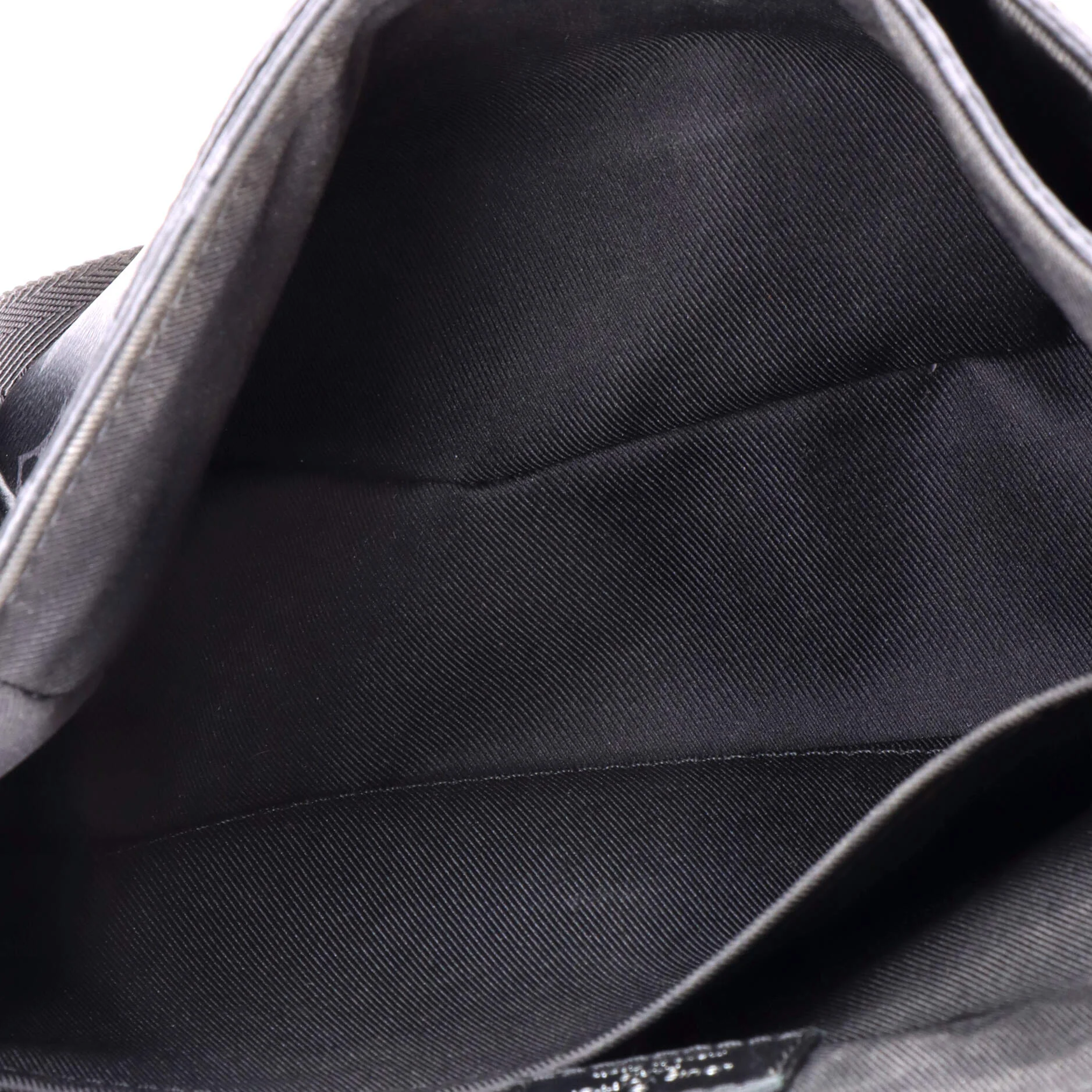 District Messenger Bag Monogram Eclipse Canvas PM - Image 5