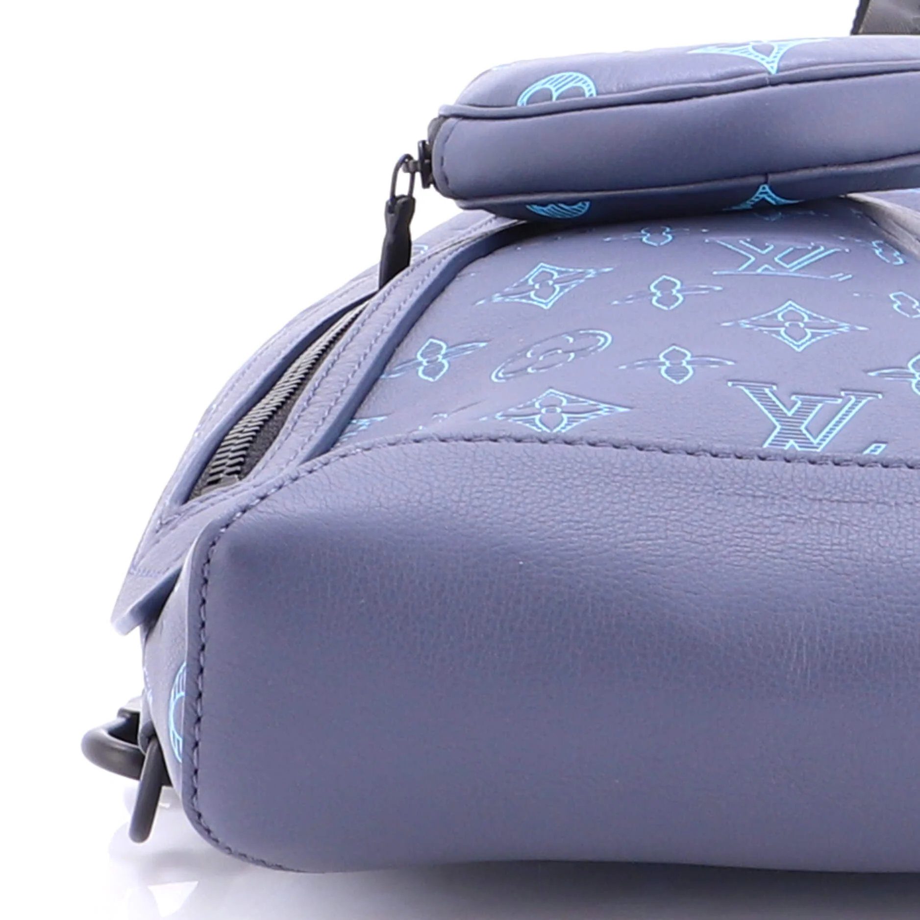 Duo Sling Bag Monogram Shadow Leather - Image 6
