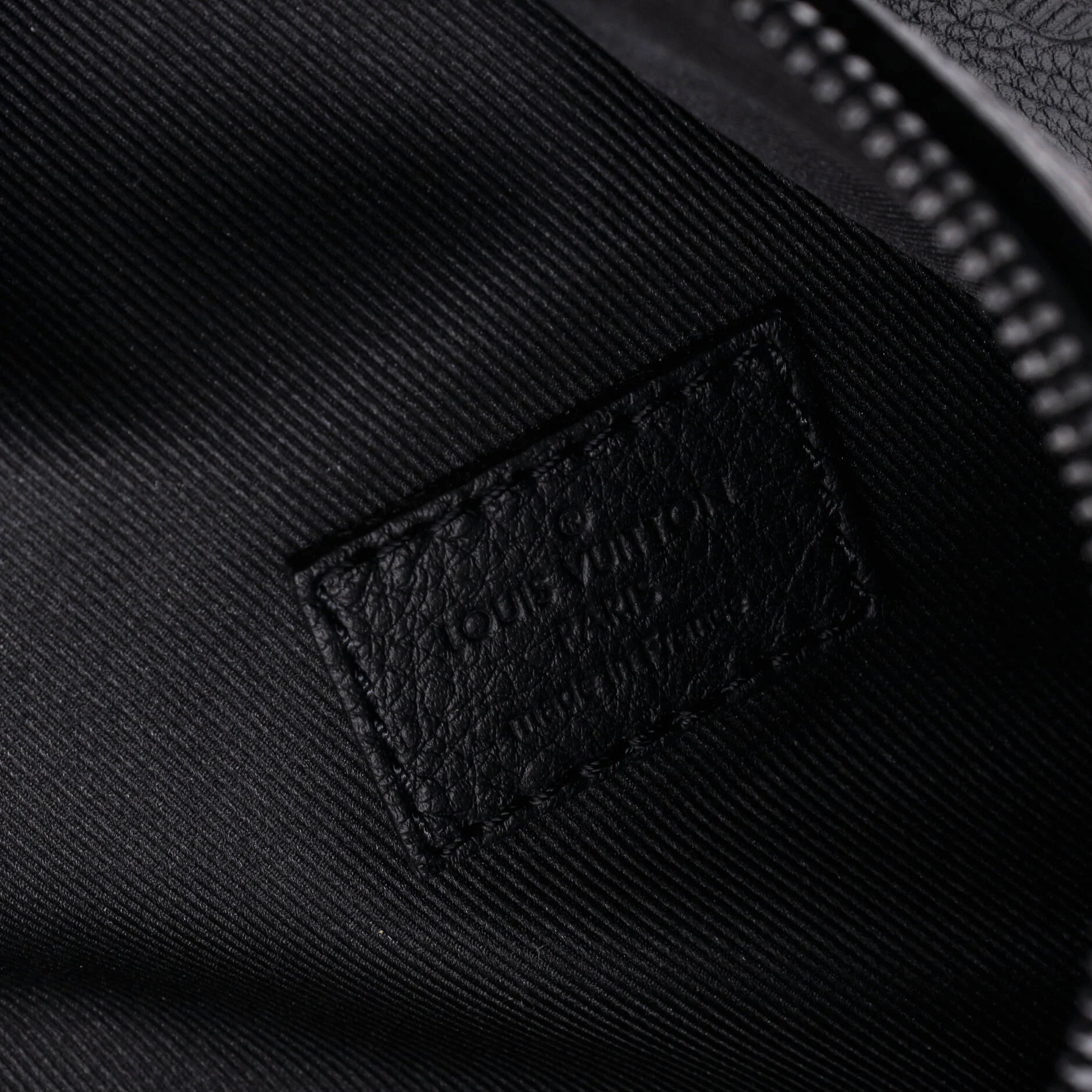 Duo Sling Bag Monogram Shadow Leather - Image 6