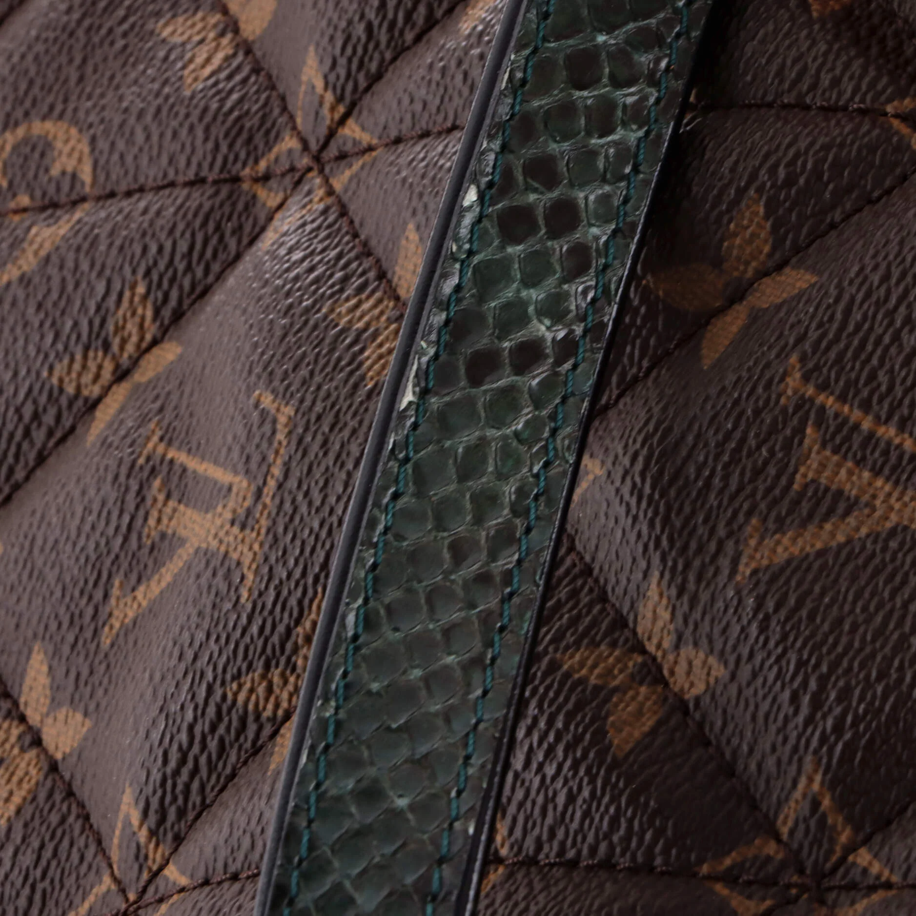 Exotique Handbag Monogram Etoile MM - Image 7