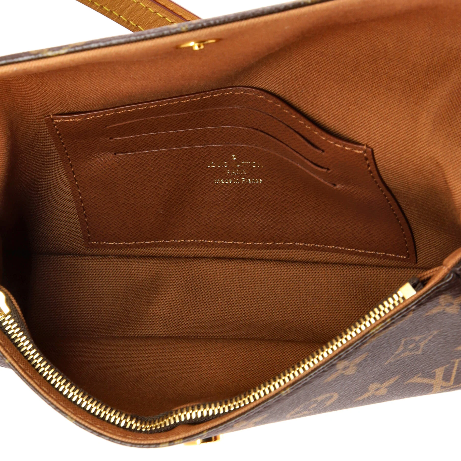 Ivy Wallet on Chain Monogram Canvas - Image 6