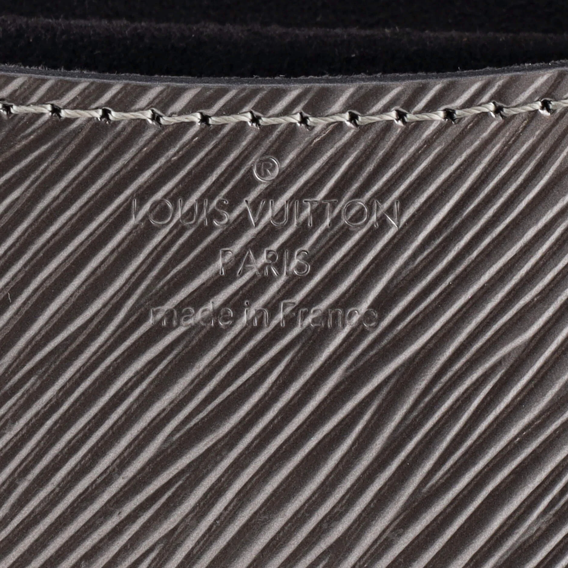 Louise Pochette NM Epi Leather - Image 7