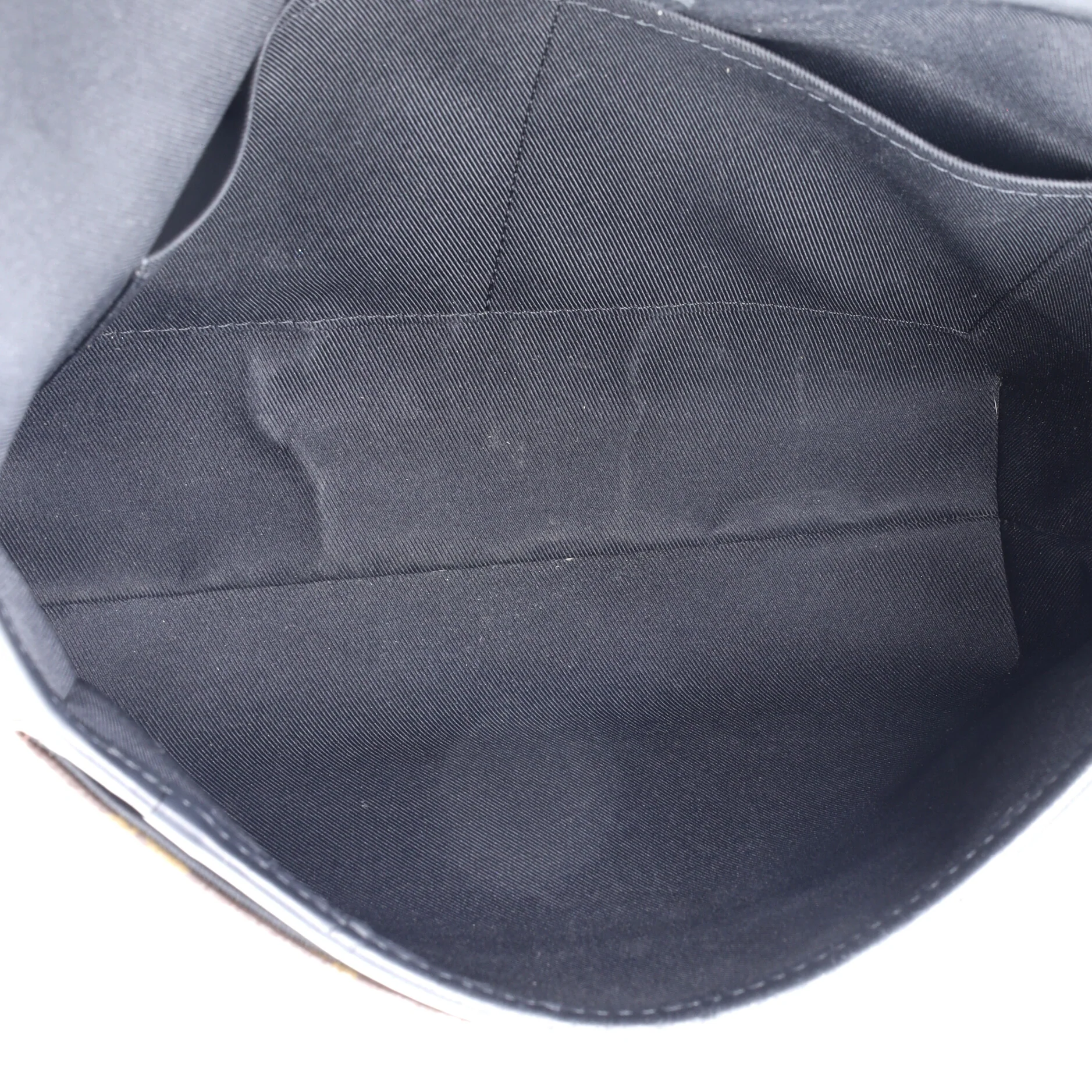 Magnetic Messenger Bag Macassar Monogram Canvas - Image 5