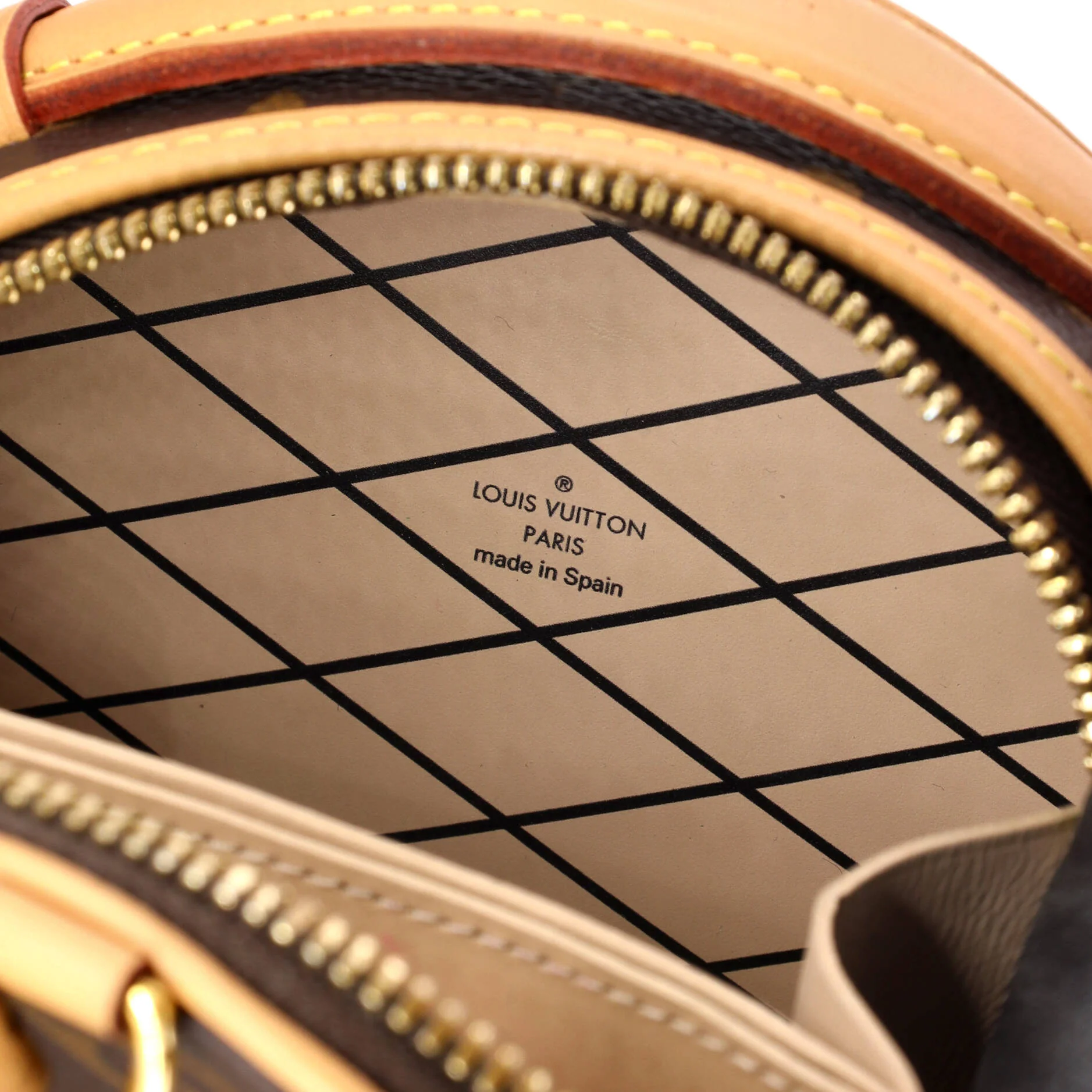 Mini Boite Chapeau Bag Monogram Canvas - Image 7