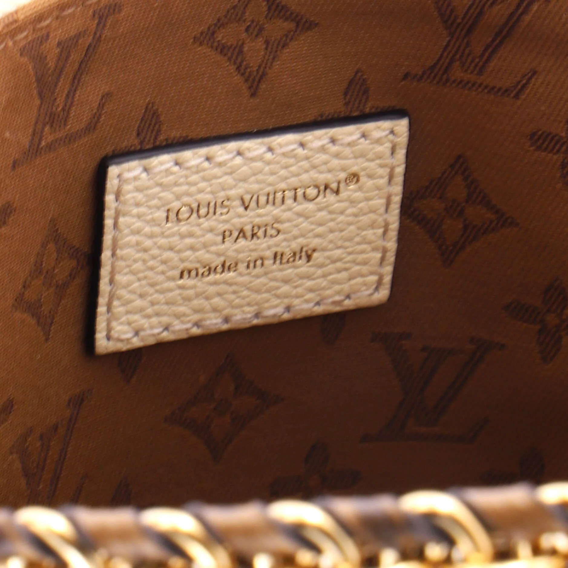 Multipass Bag Leather - Image 6