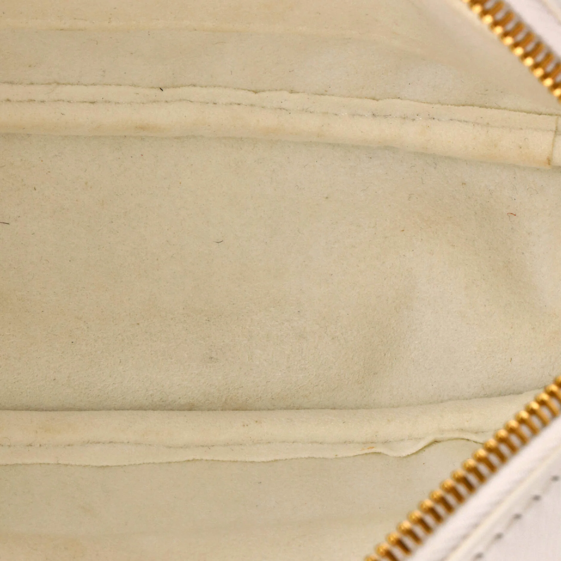 New Wave Camera Bag Quilted Leather - Image 5