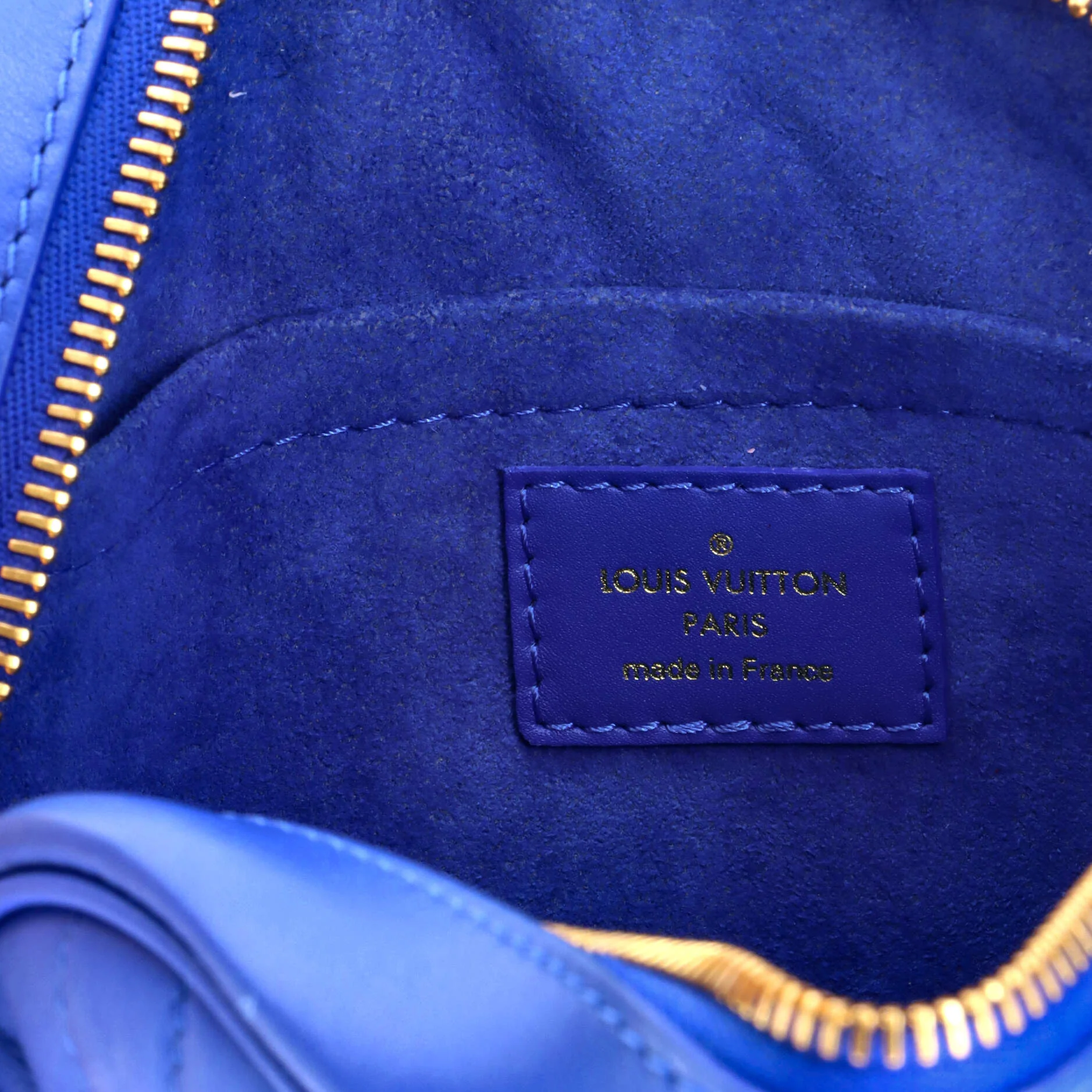 New Wave Camera Bag Quilted Leather - Image 7