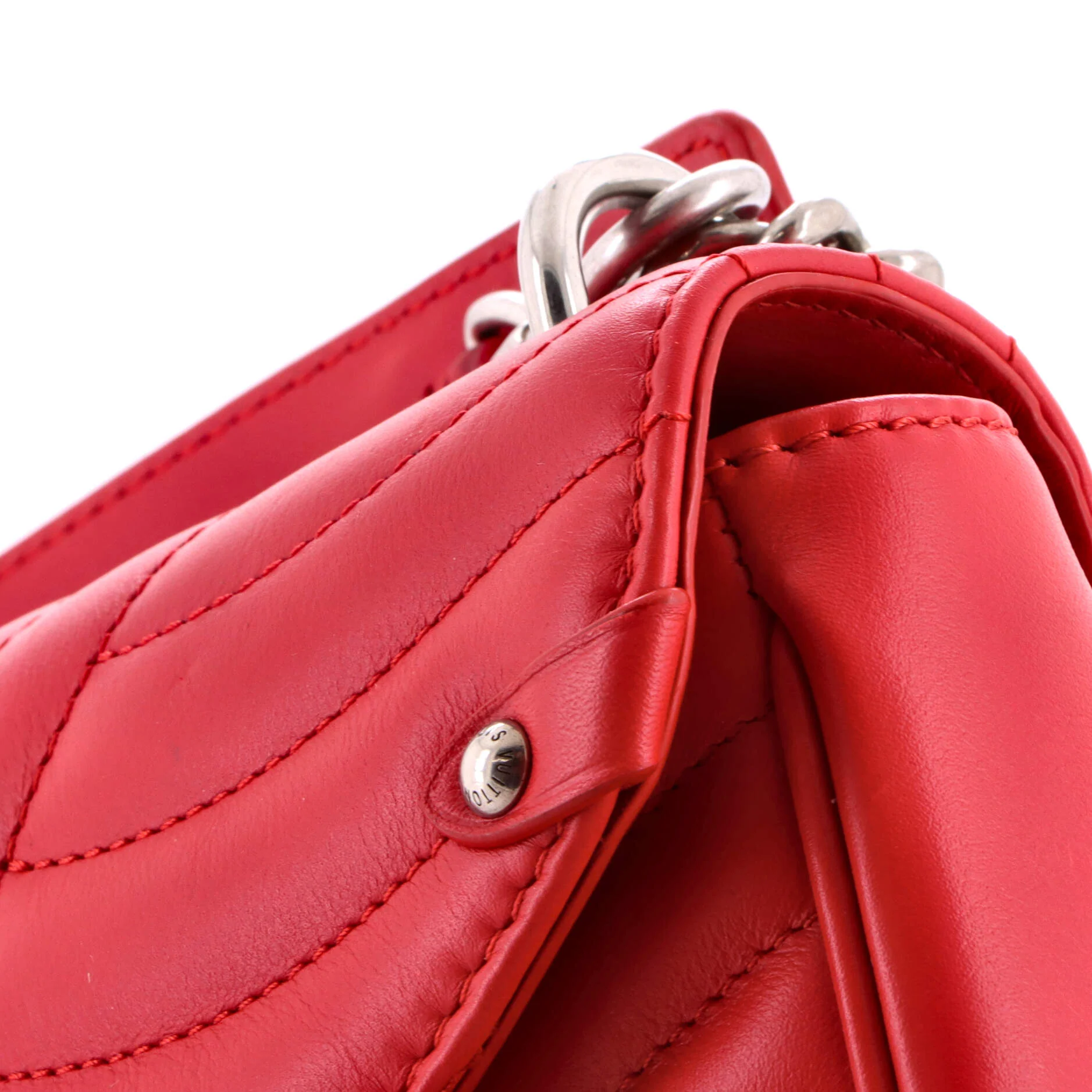 New Wave Chain Bag Quilted Leather MM - Image 6