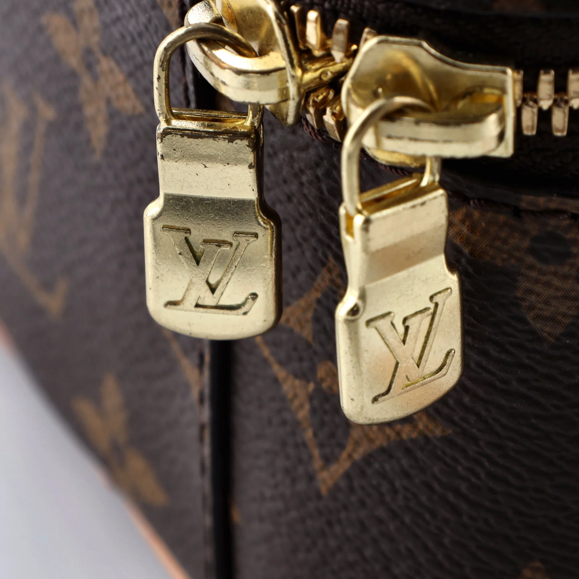Nice Vanity Case Monogram Canvas Nano - Image 7