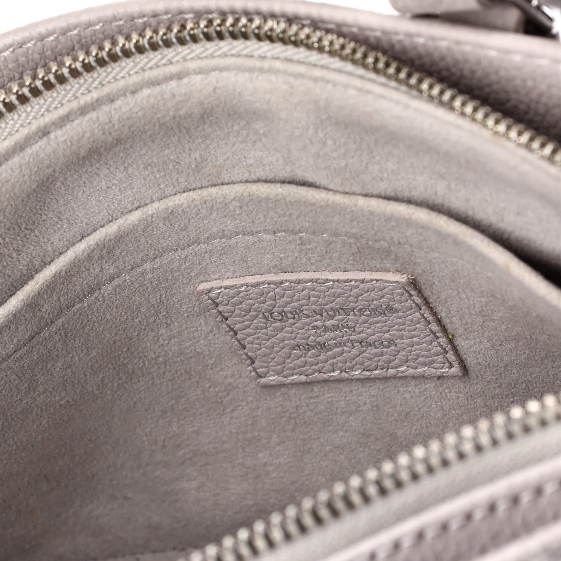 OnTheGo Tote Bicolor Monogram Empreinte Giant East West - Image 6