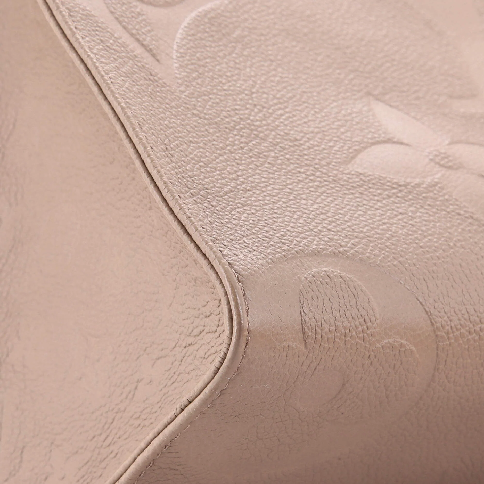 OnTheGo Tote Monogram Empreinte Giant MM - Image 6