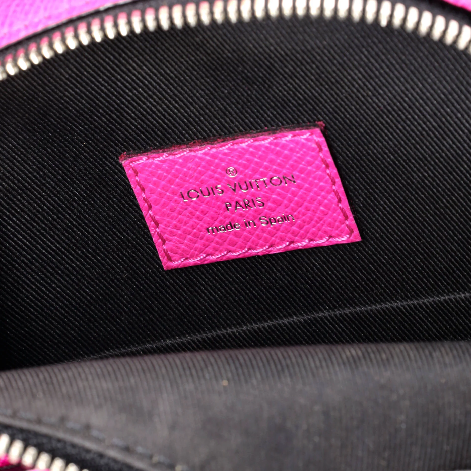 Outdoor Slingbag Monogram Taigarama - Image 7