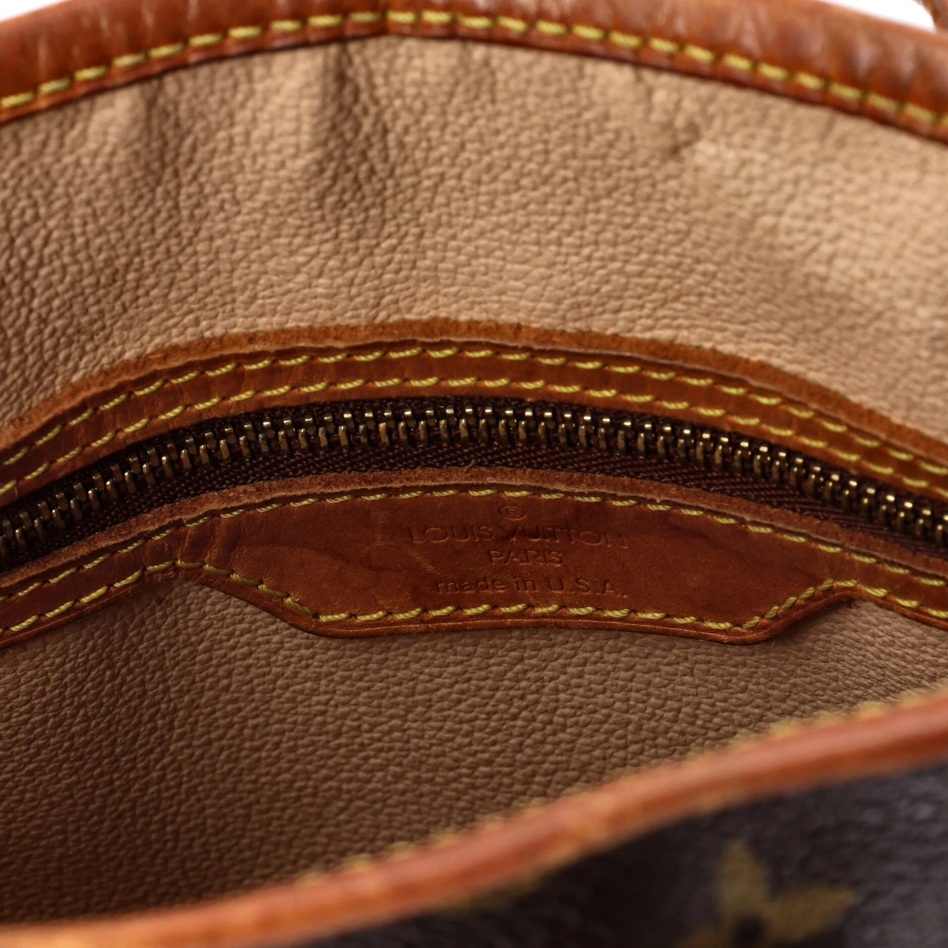 Petit Bucket Bag Monogram Canvas - Image 7