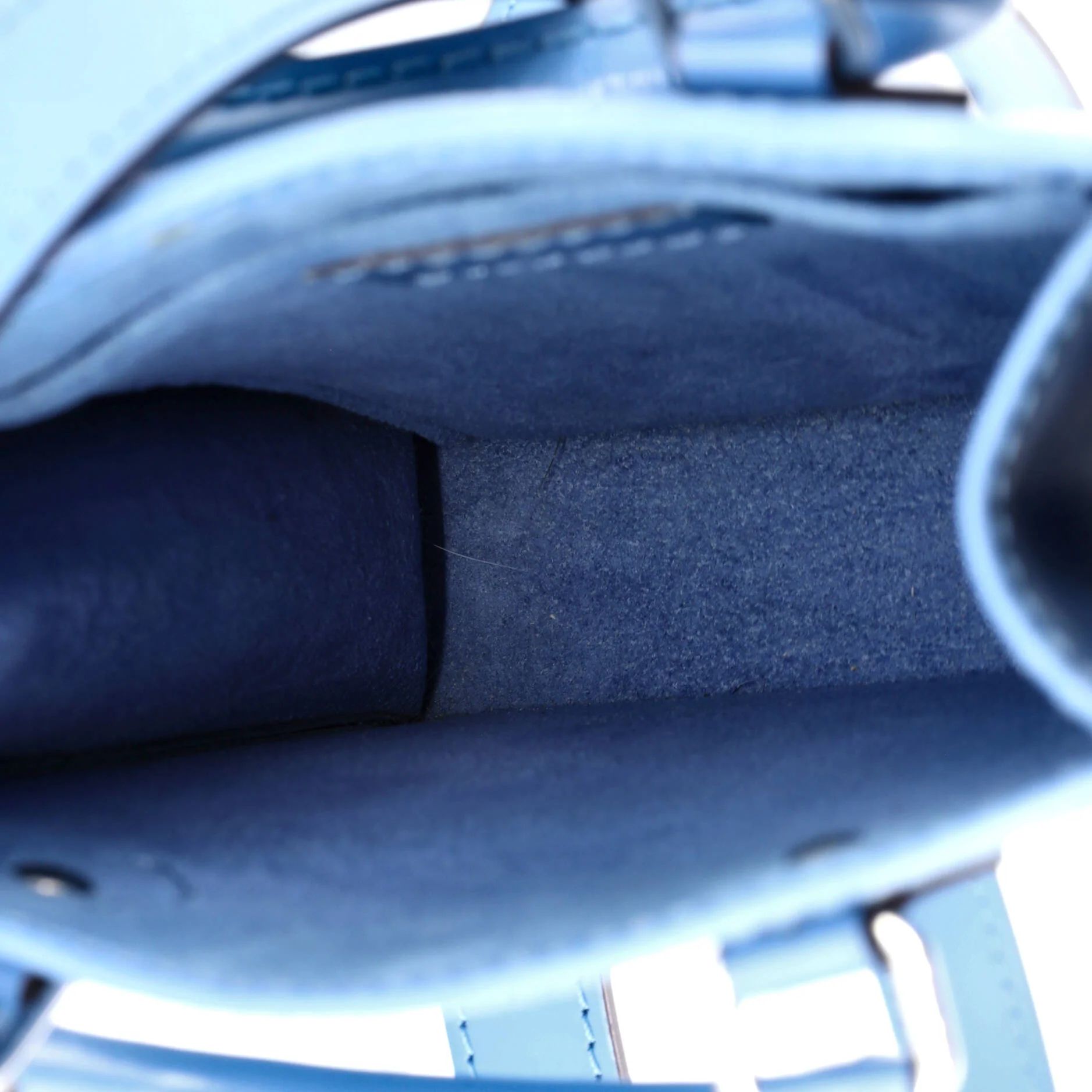 Petit Sac Plat Bag Epi Leather - Image 5