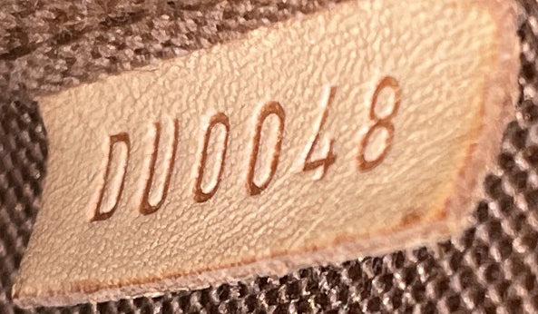 Pochette Accessoires Monogram Canvas Mini - Image 9