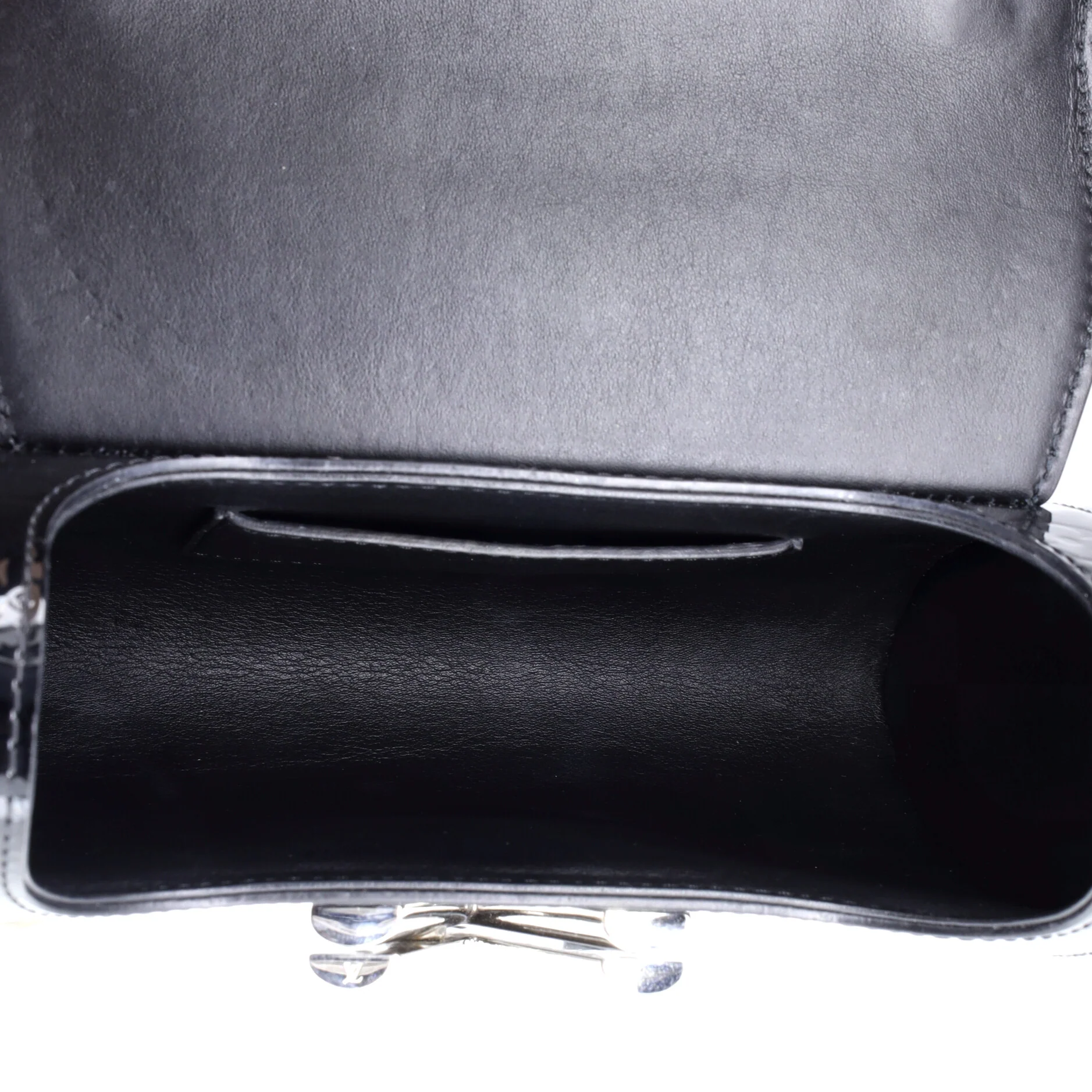 Pochette Twist Handbag Leather with Monogram Vernis - Image 5