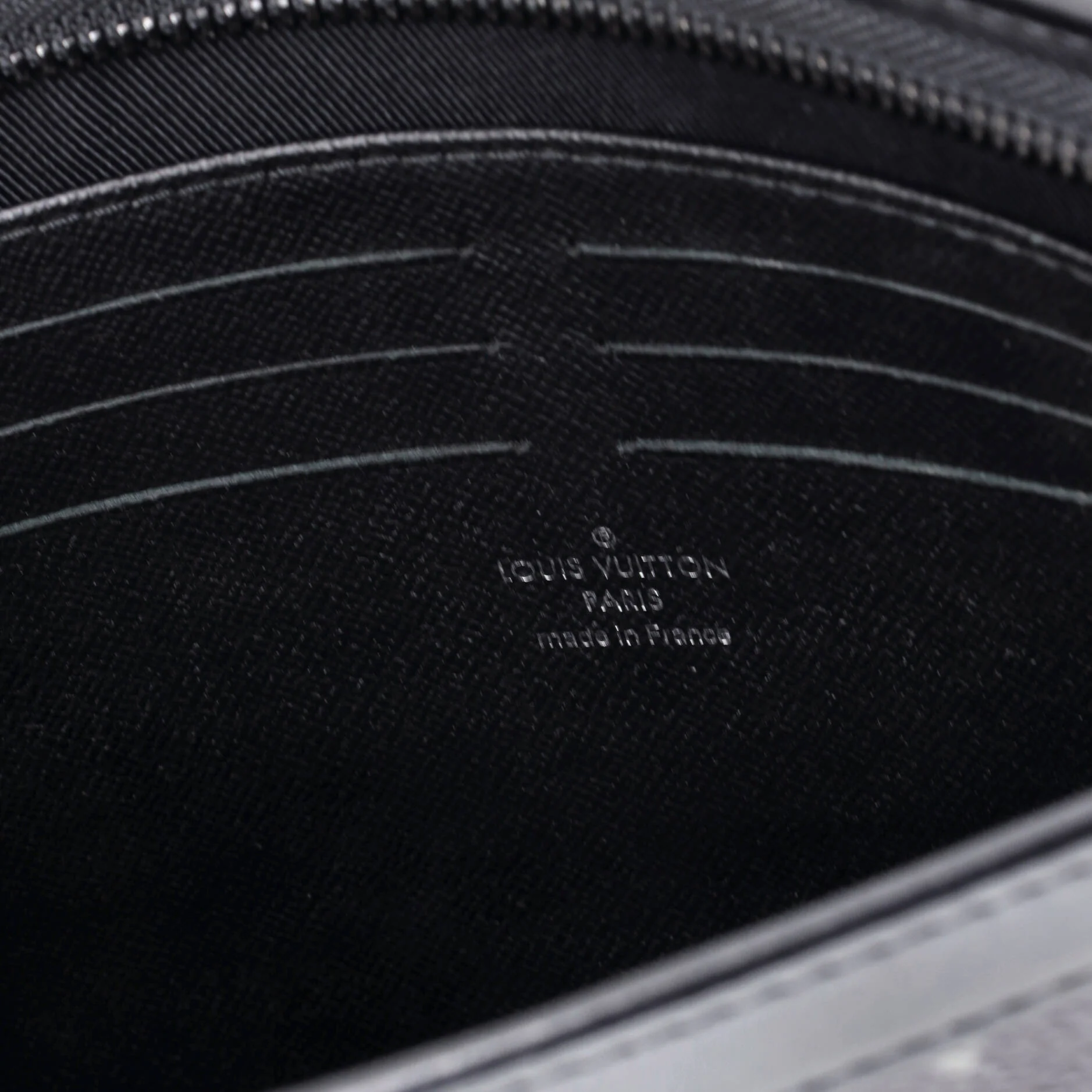 Pochette Voyage Limited Edition Monogram Galaxy Canvas MM - Image 7