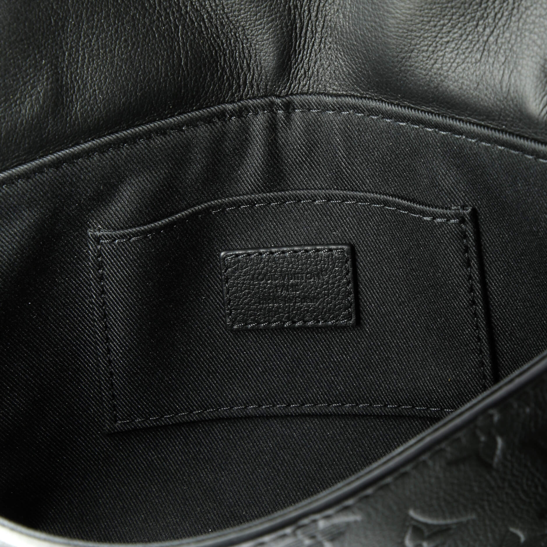 Pulse Wearable Wallet Monogram Shadow Leather - Image 6