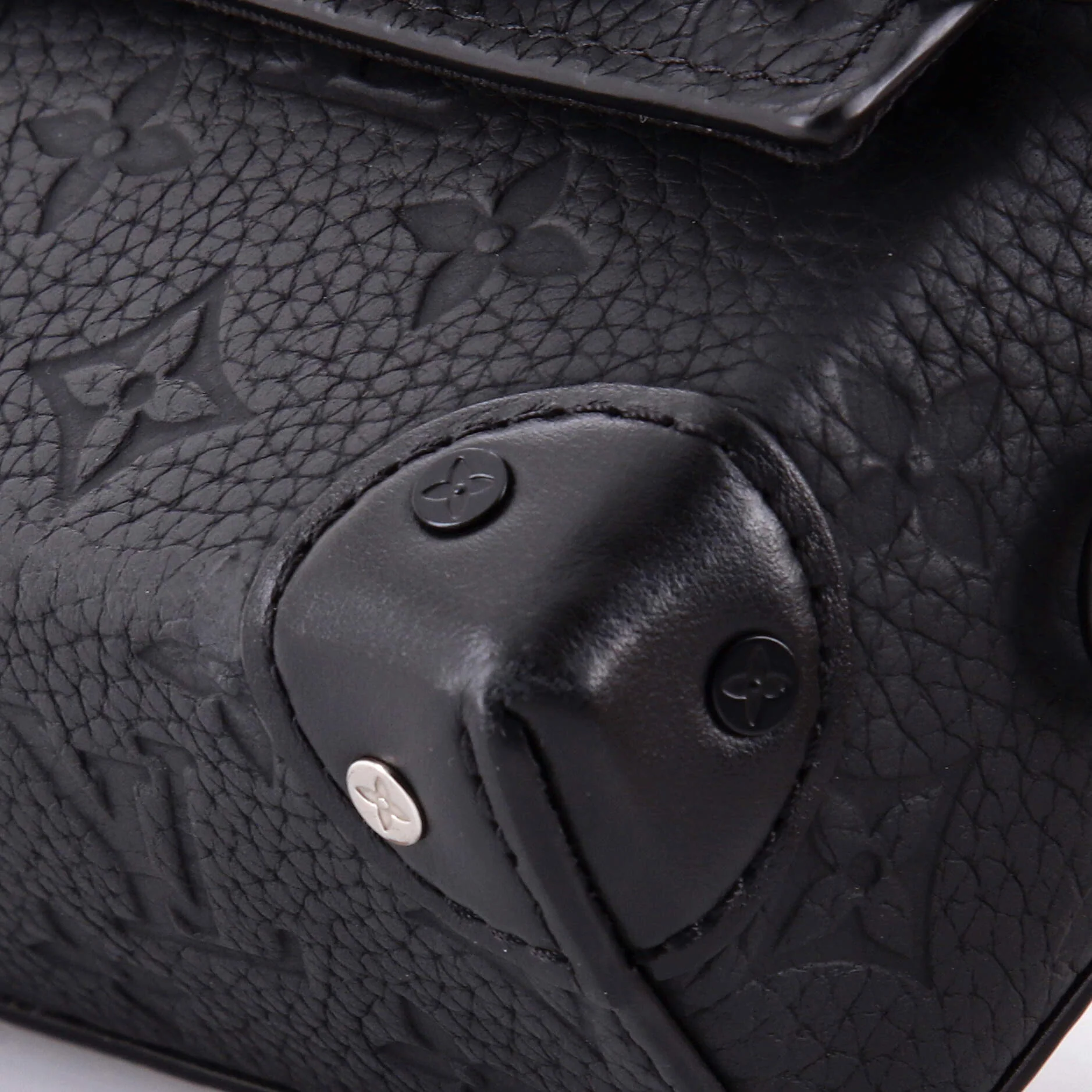 Steamer Wearable Wallet Monogram Taurillon Leather - Image 6