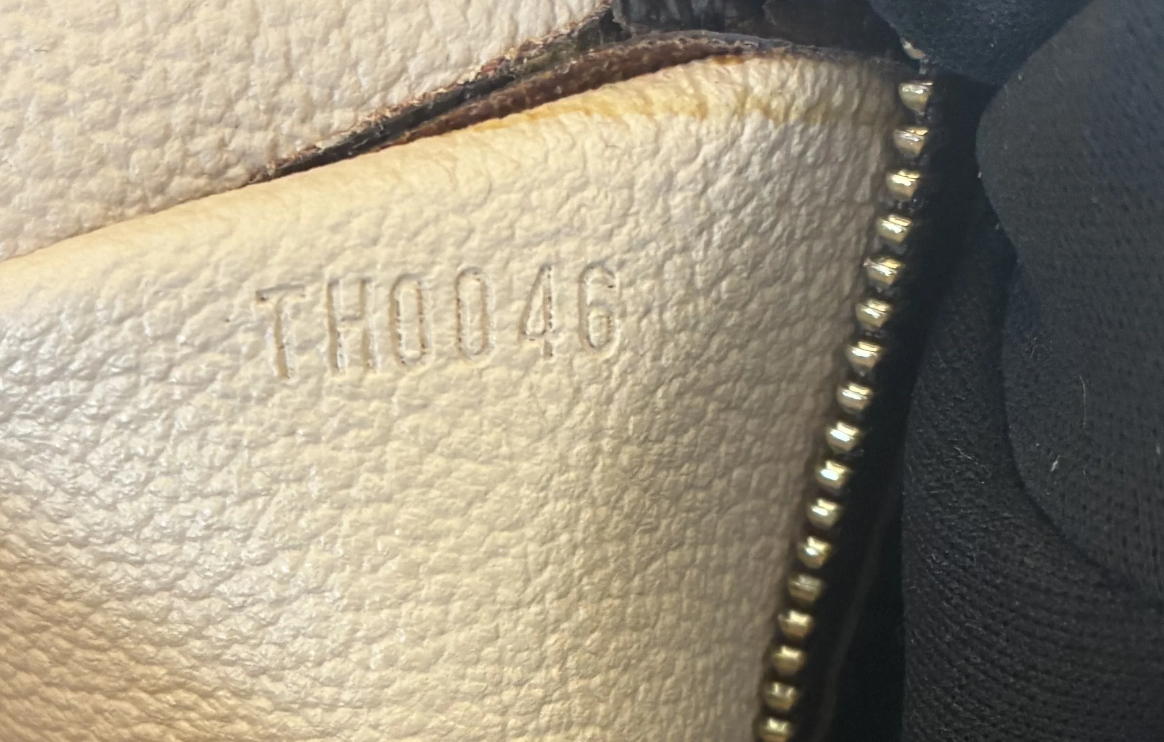 Toiletry Pouch Monogram Canvas 26 - Image 9