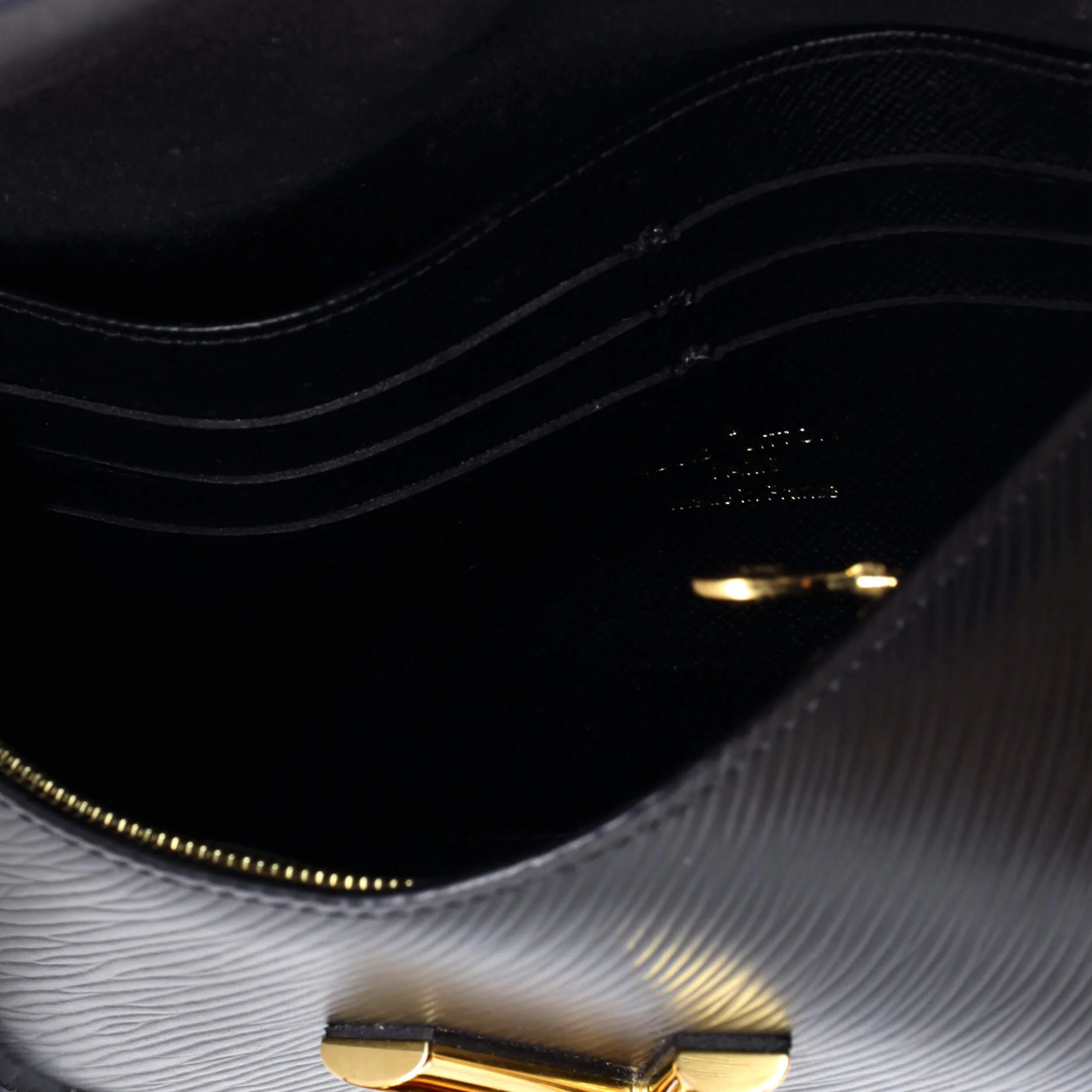 Twist Belt Wallet on Chain Epi Leather - Image 5