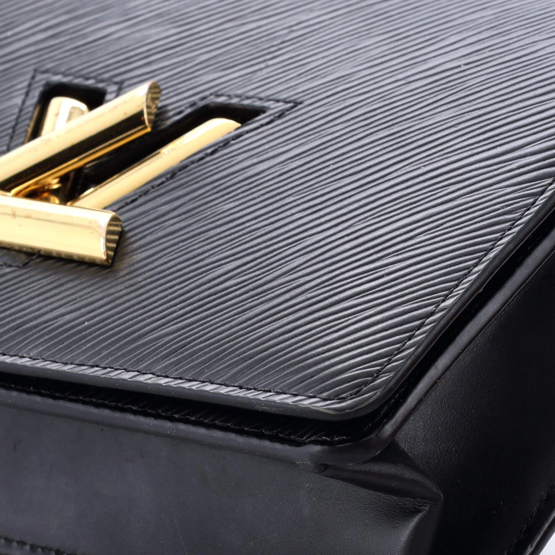 Twist Belt Wallet on Chain Epi Leather - Image 6