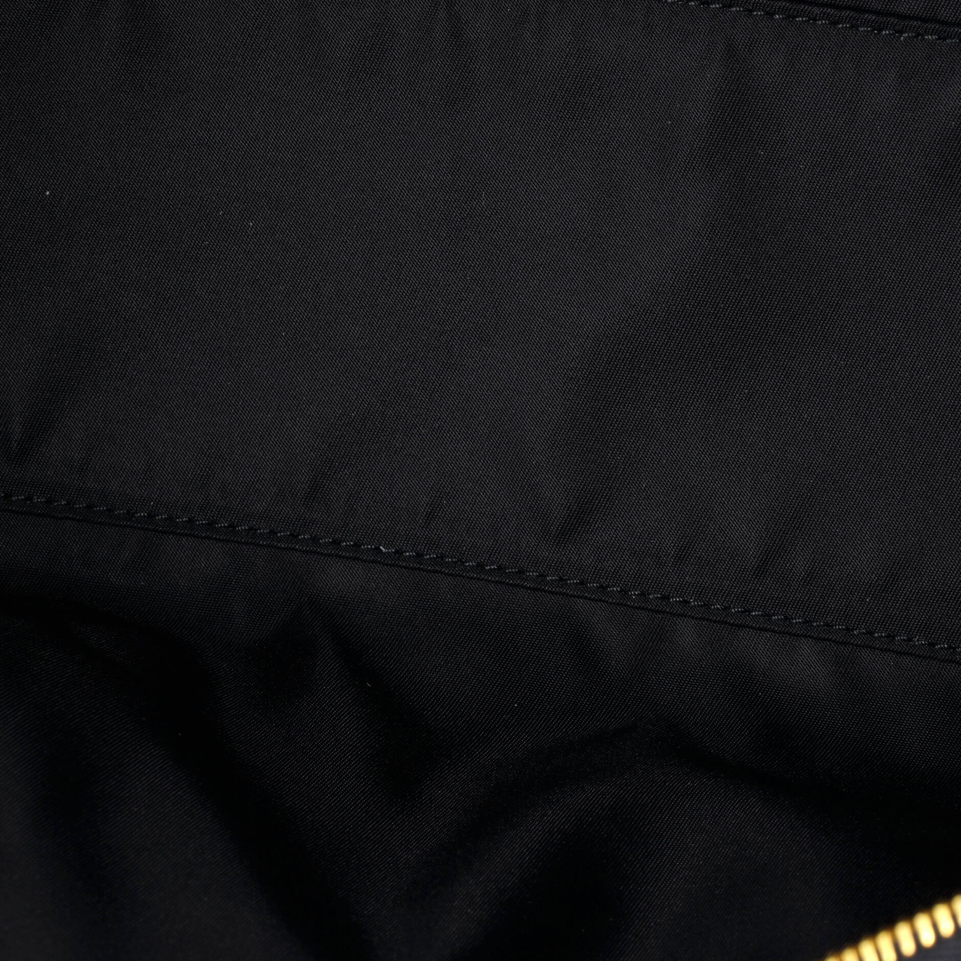 Explore Shoulder Bag Re-Nylon Medium - Image 5