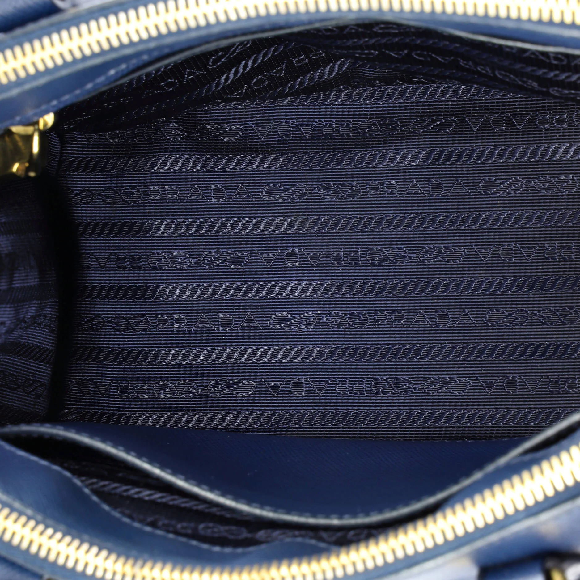 Galleria Double Zip Tote Saffiano Leather Small - Image 5