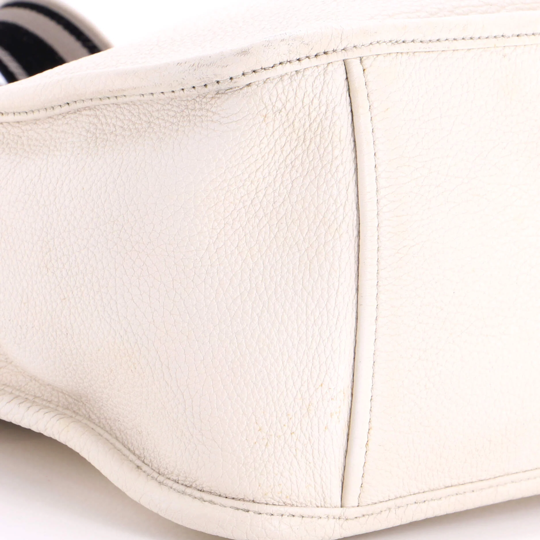 Logo Strap Crossbody Bag Vitello Daino Medium - Image 6