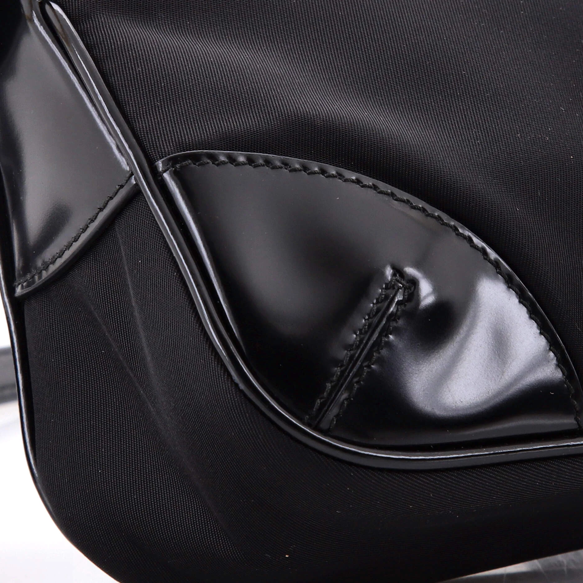 Re-Edition 2002 Shoulder Bag Re-Nylon and Leather - Image 6