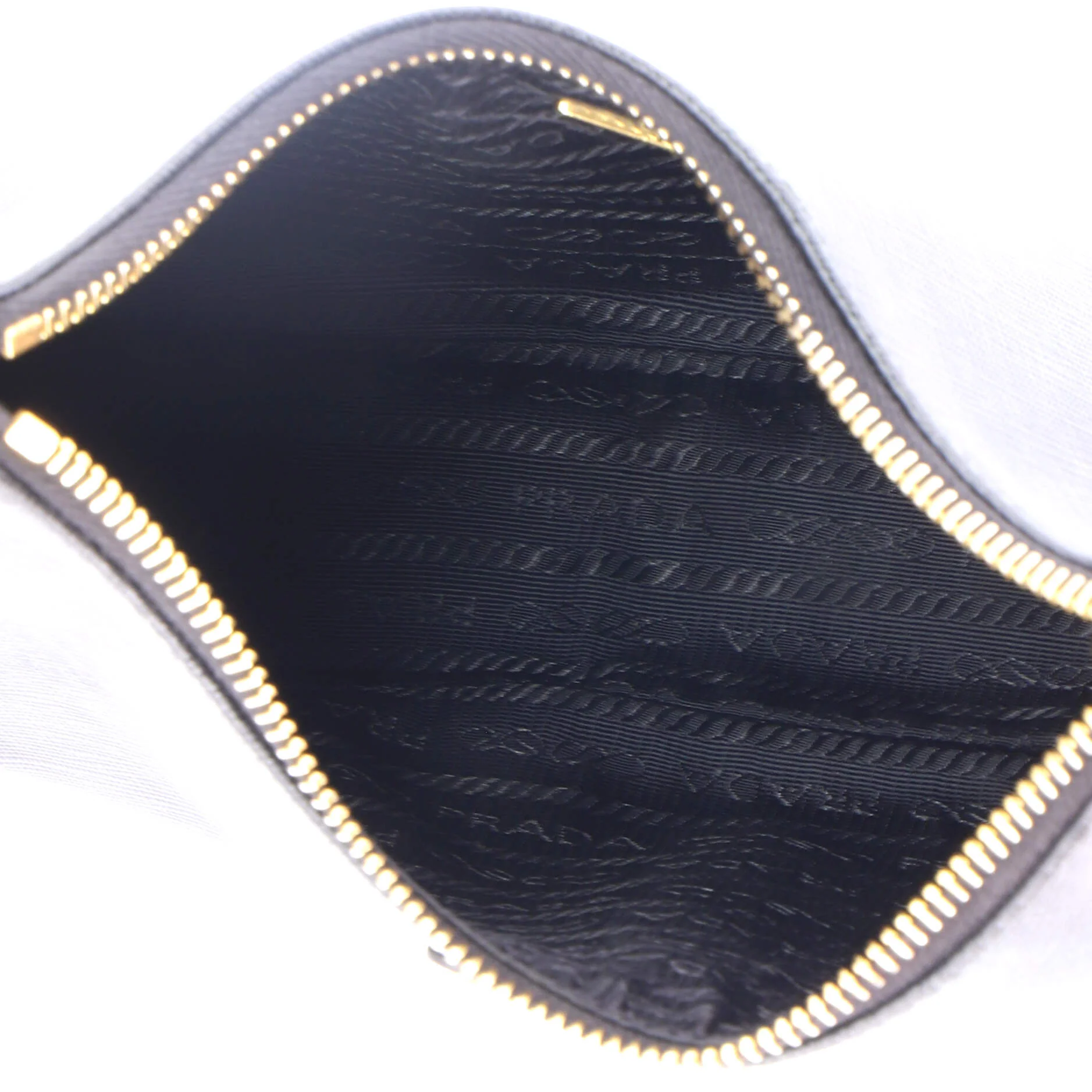 Re-Edition 2005 Shoulder Bag Saffiano Leather Small - Image 5