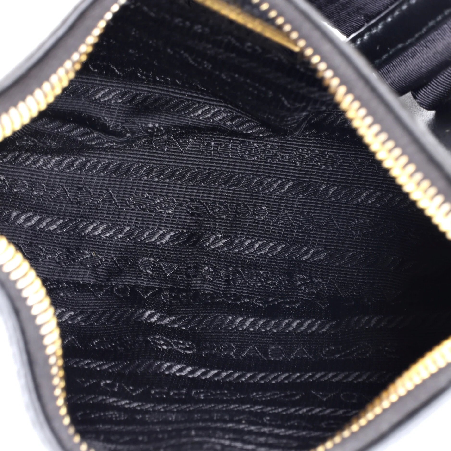 Re-Edition 2005 Shoulder Bag Soft Calfskin Small - Image 5