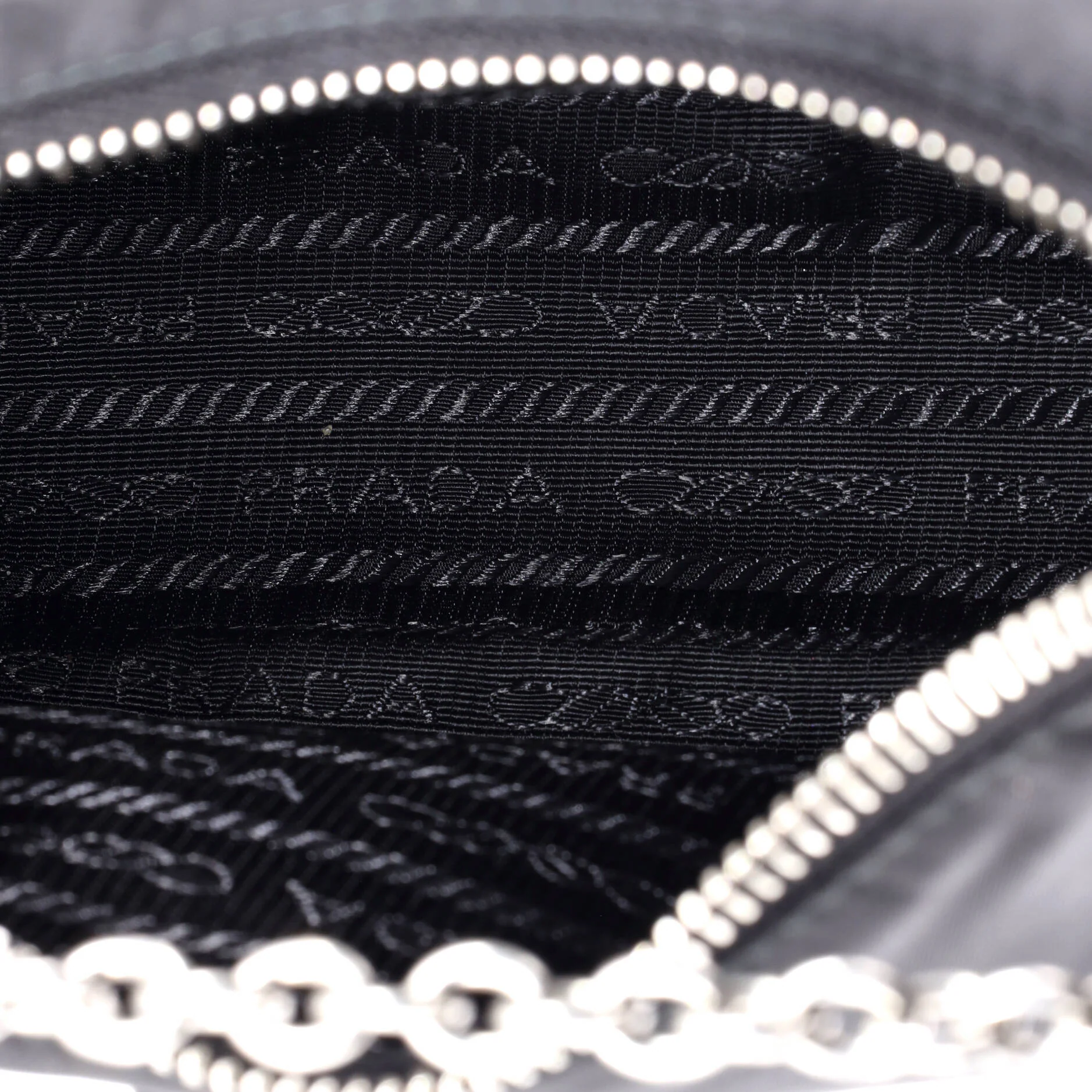 Re-Edition 2005 Shoulder Bag Tessuto Small - Image 5