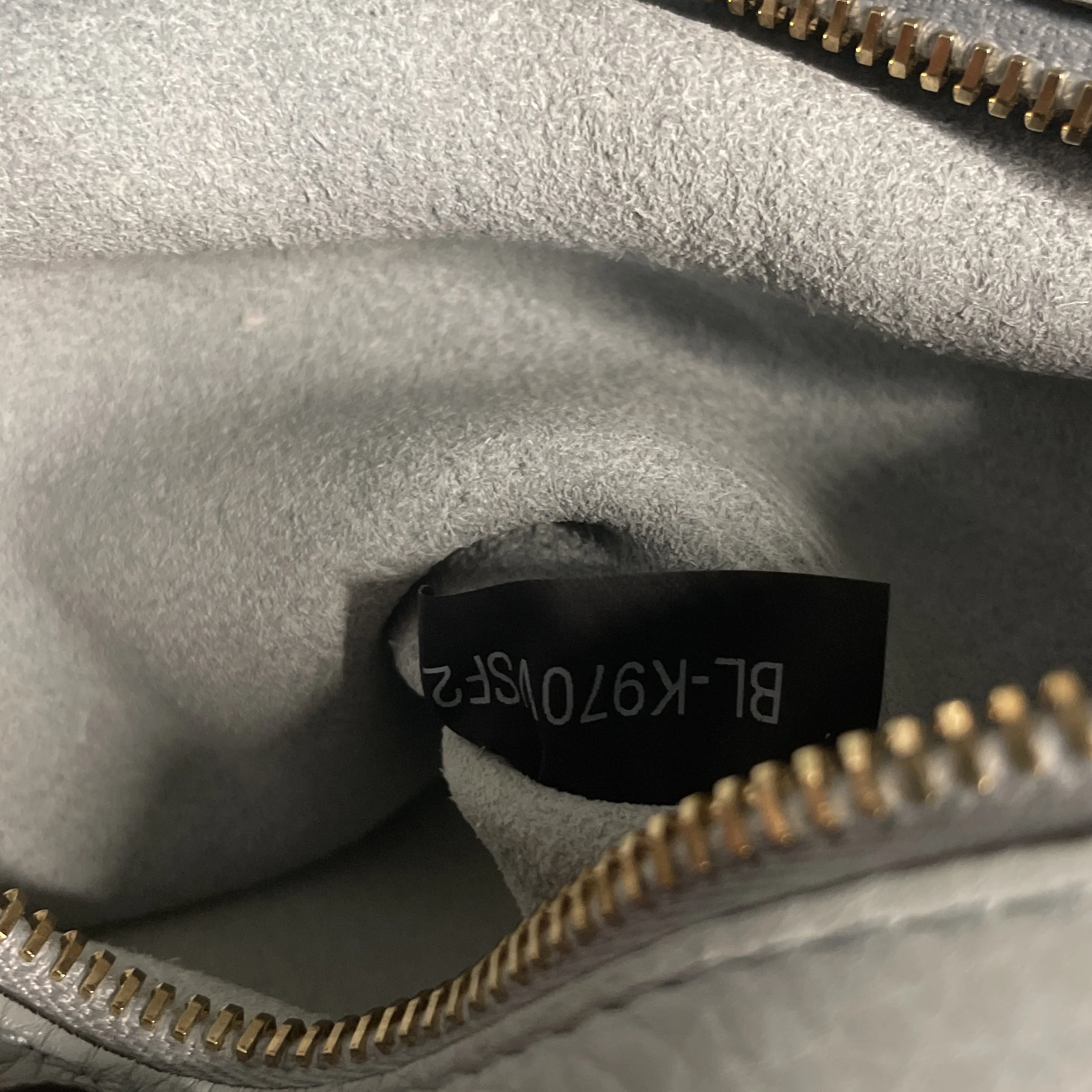 Rockstud Tote Pebbled Leather Medium - Image 7