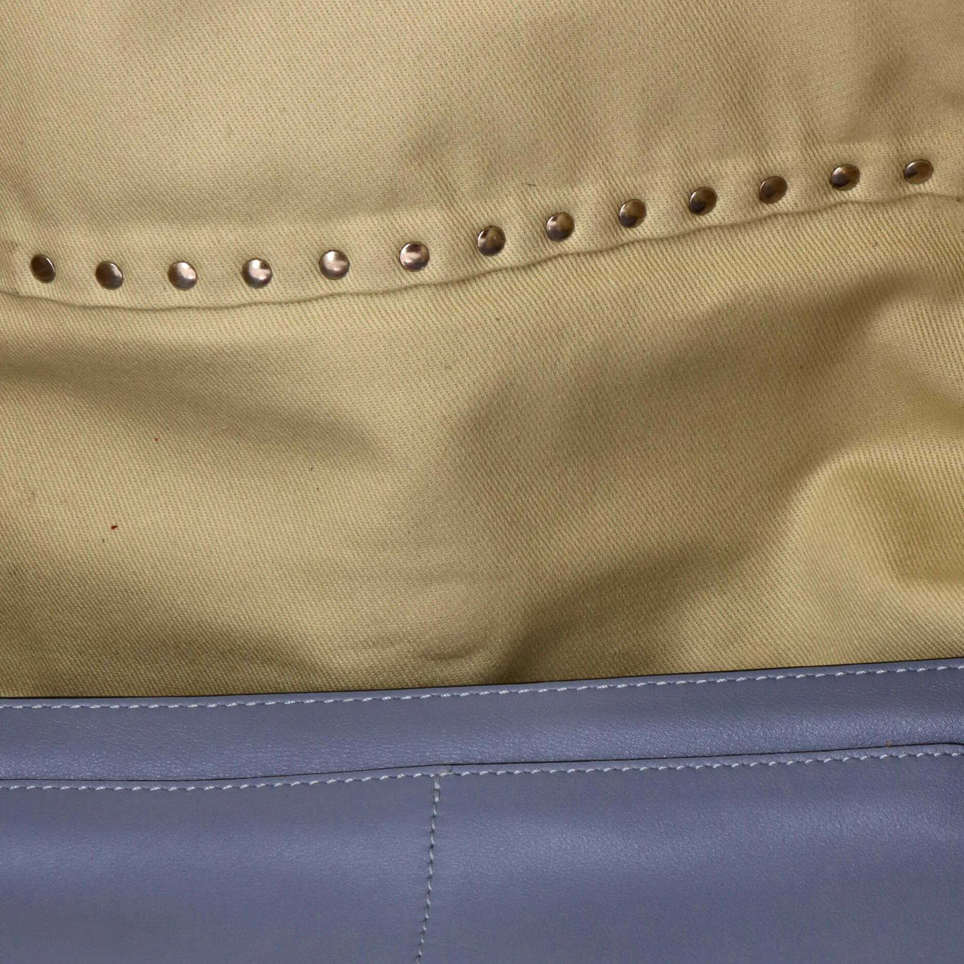 Rockstud Tote Soft Leather Medium - Image 5