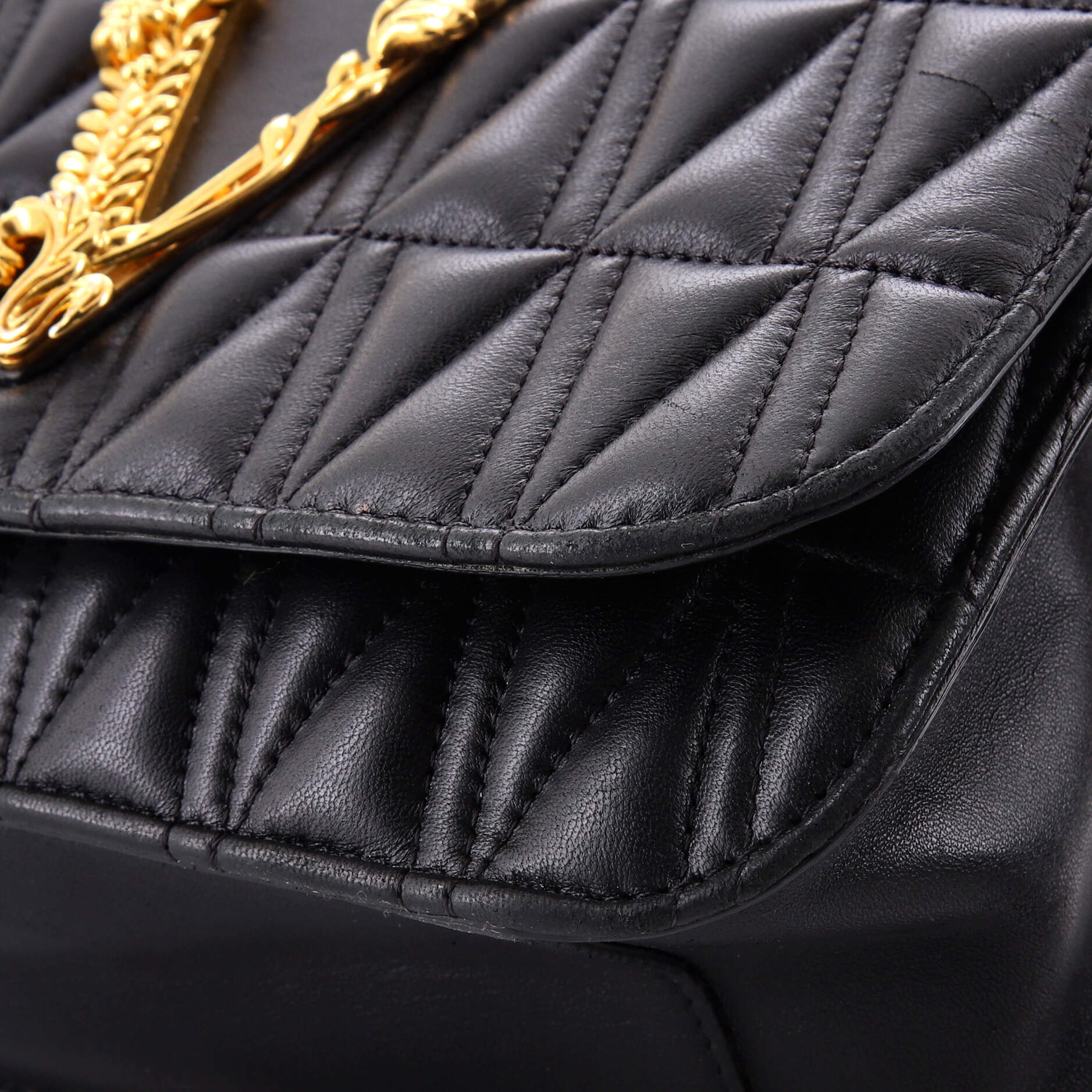 Virtus Flap Shoulder Bag Quilted Leather Small - Image 6