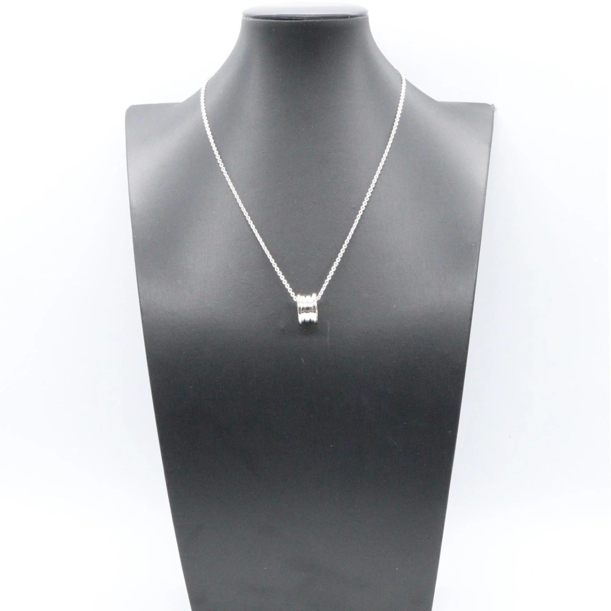 Pendant Necklace 18K White Gold with Diamond - Image 6