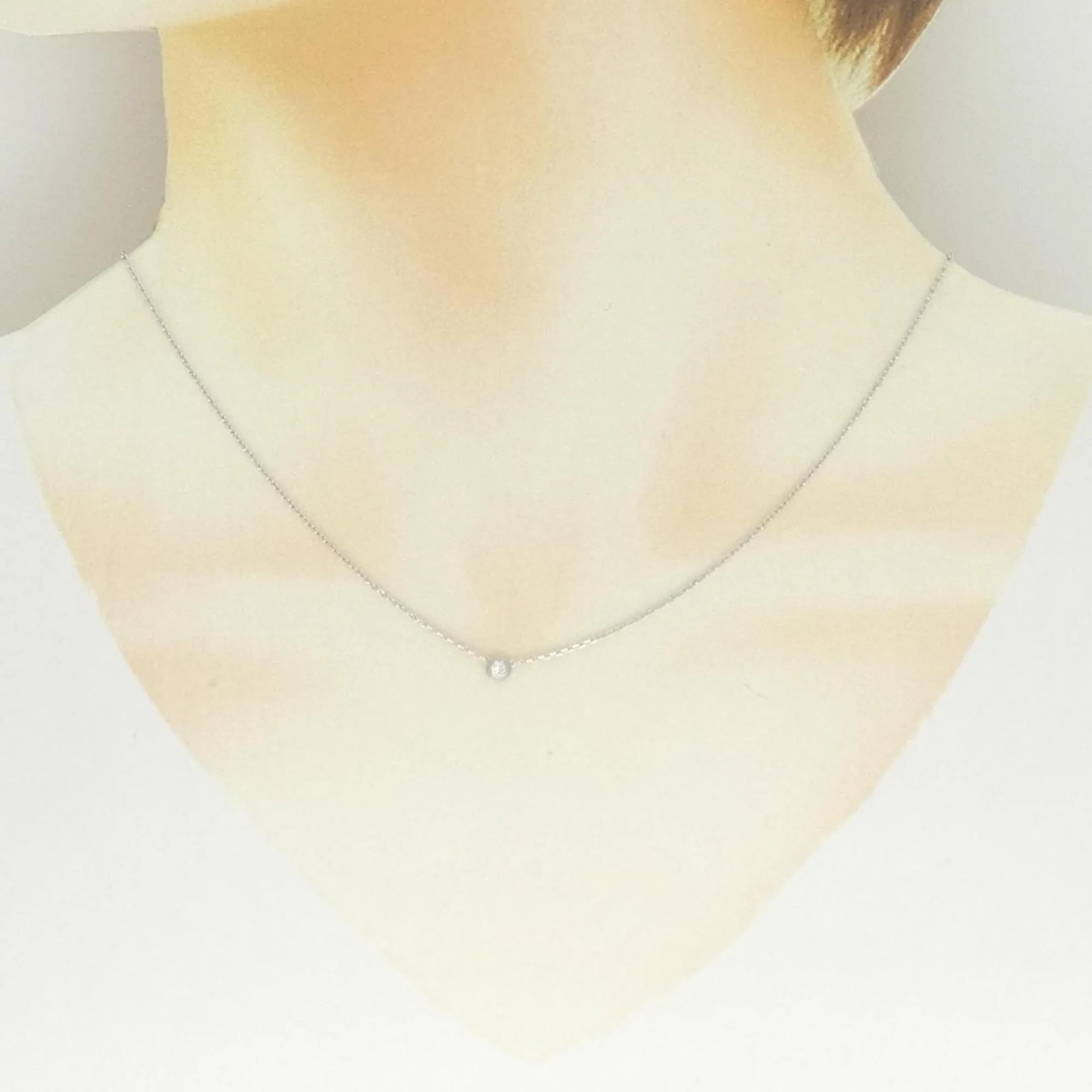 Pendant Necklace 18K White Gold with Diamond - Image 6