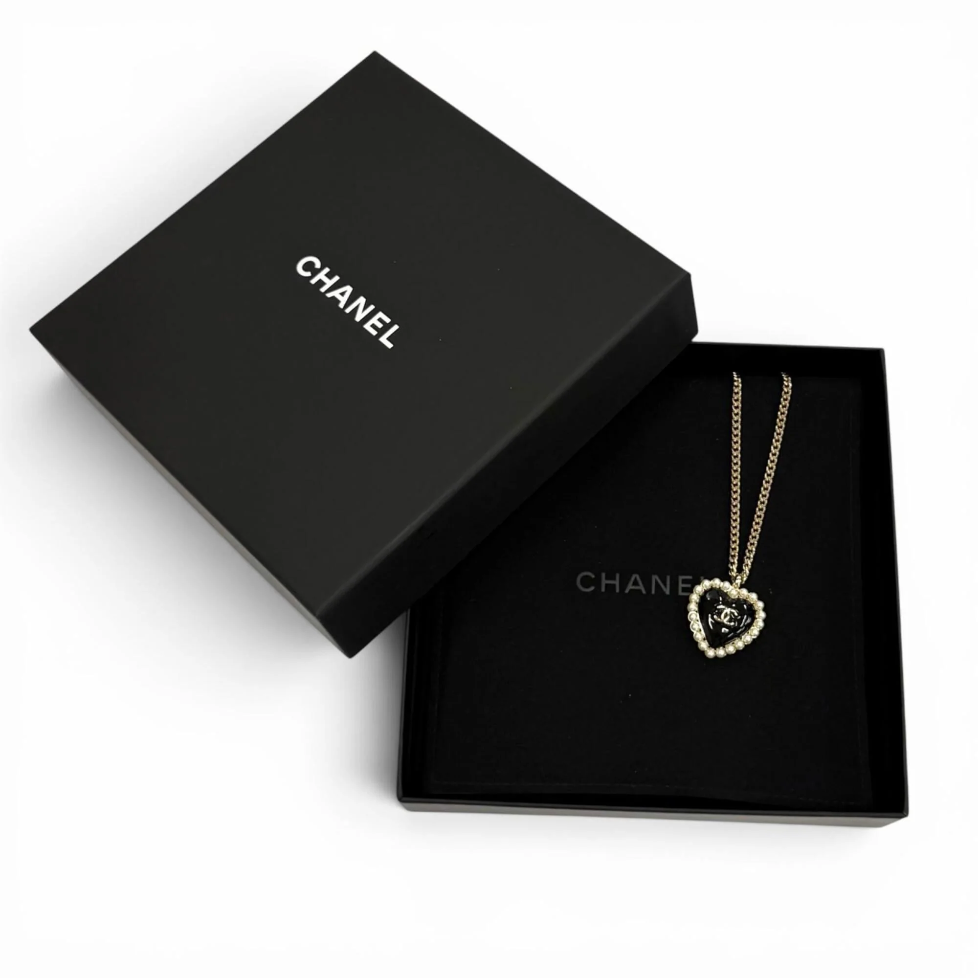 CC Logo Heart Pendant Necklace Metal - Image 2