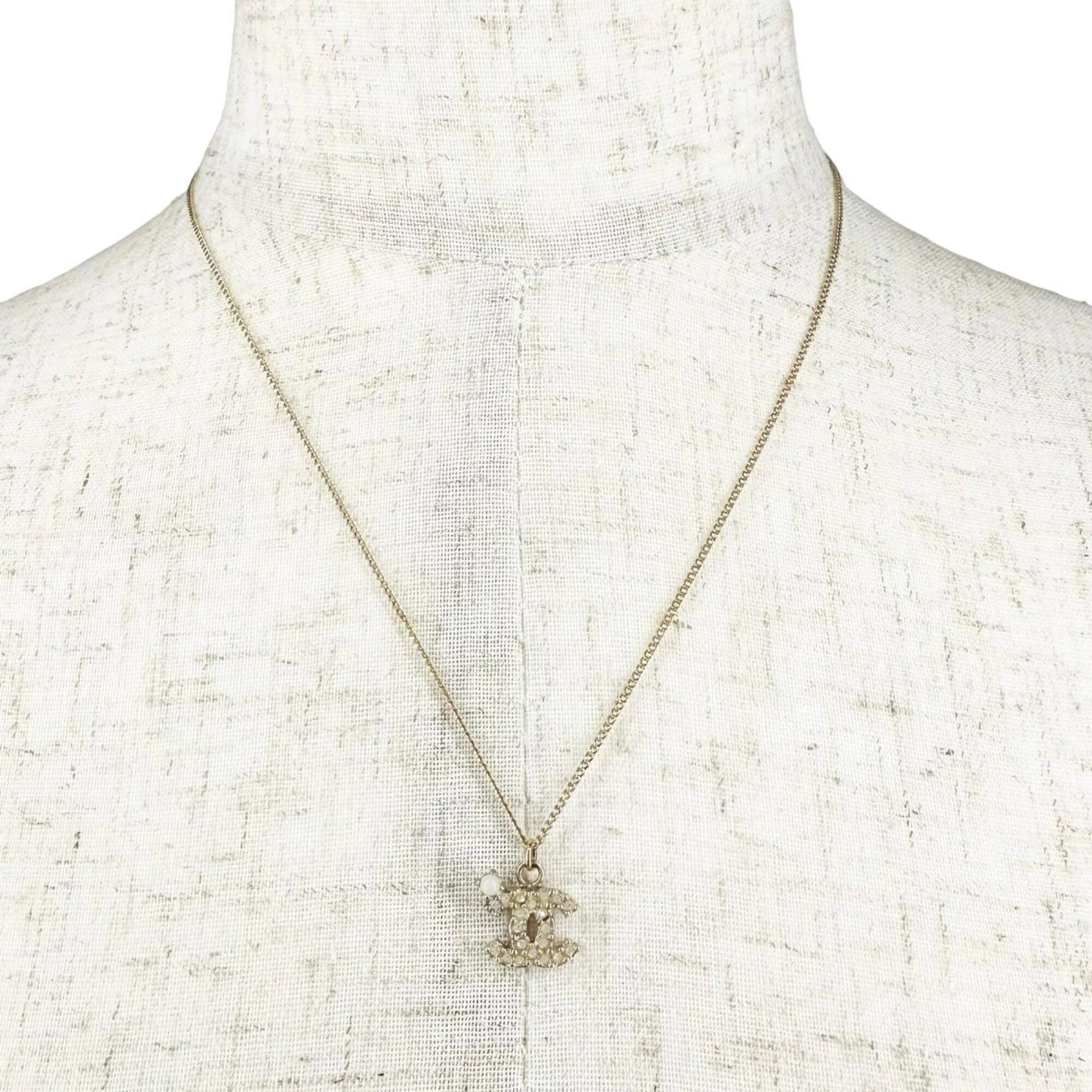 CC Logo Pendant Necklace Metal - Image 3