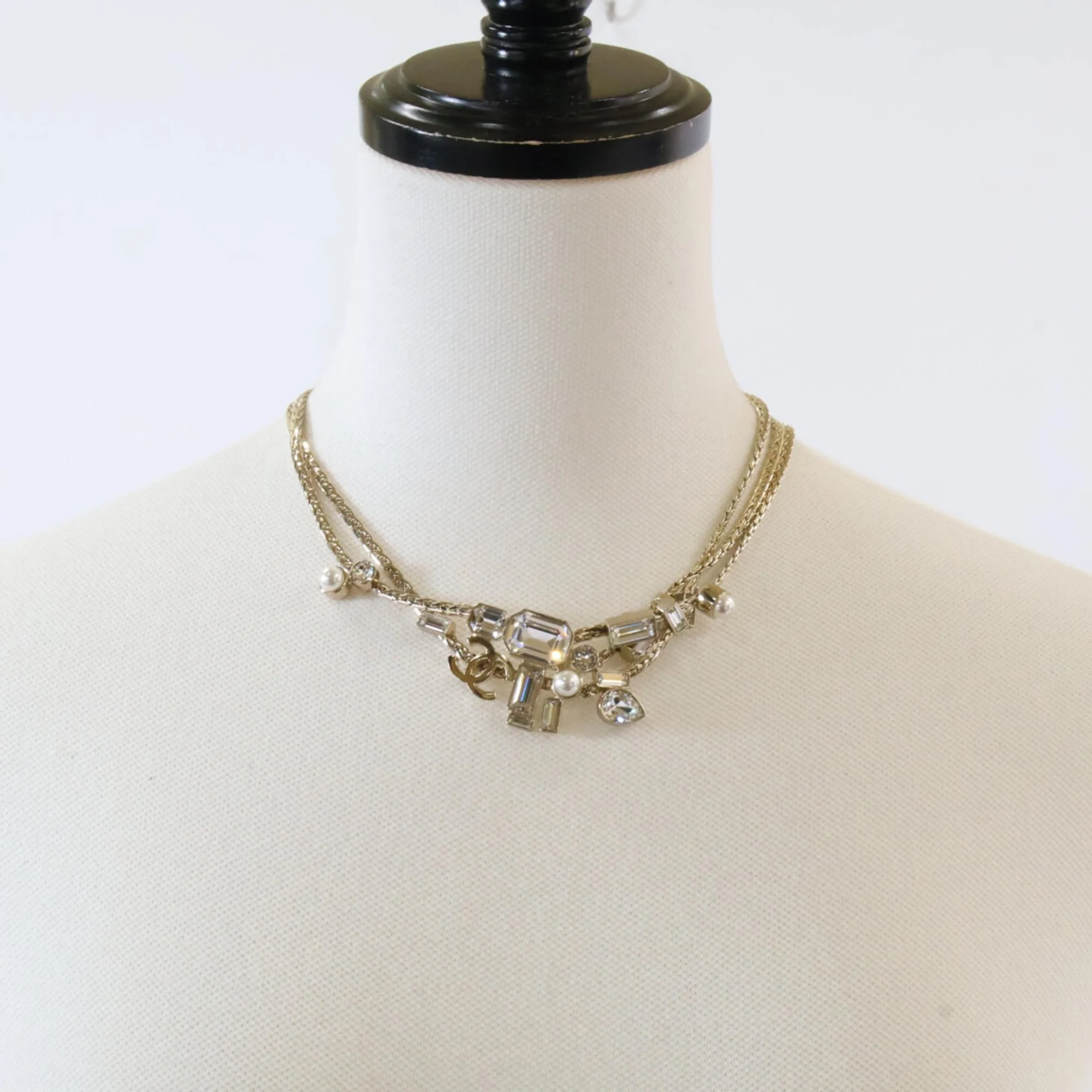 CC Logo Pendant Necklace Metal - Image 8