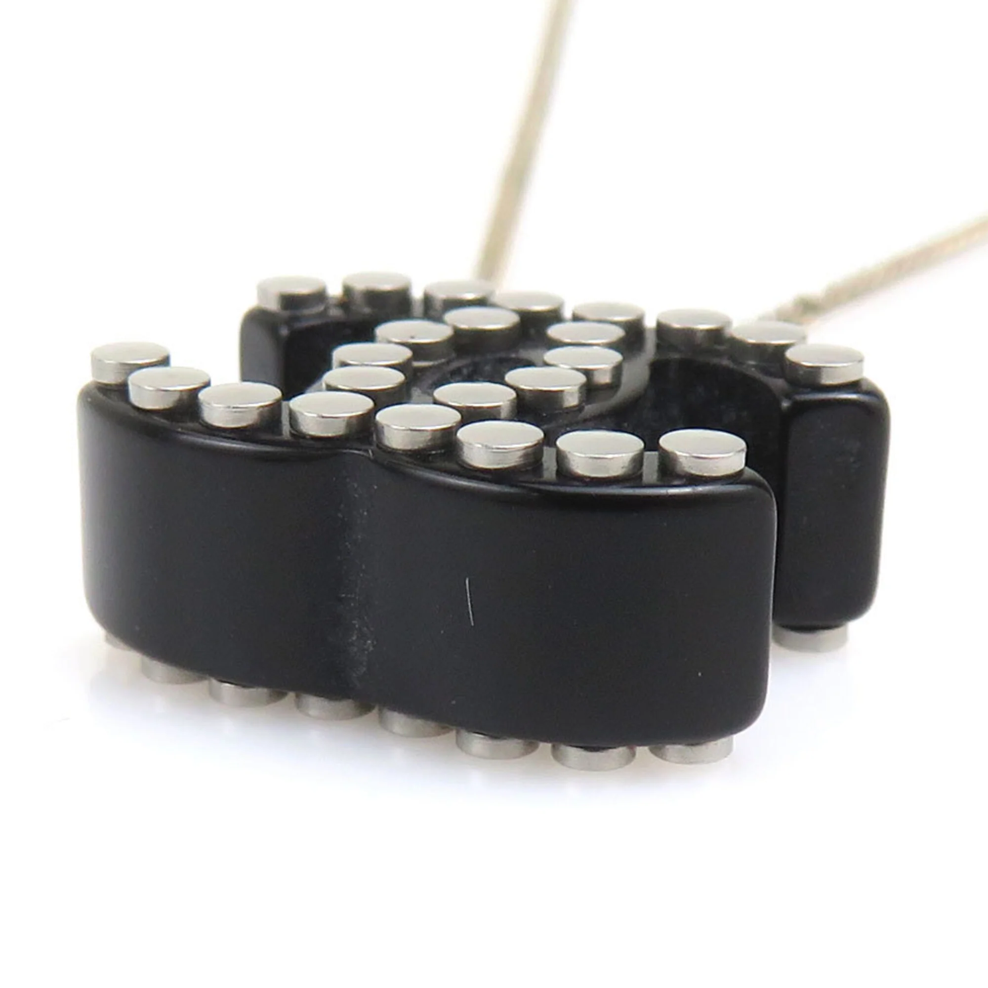 Pendant Necklace Metal and Resin Black - Image 3