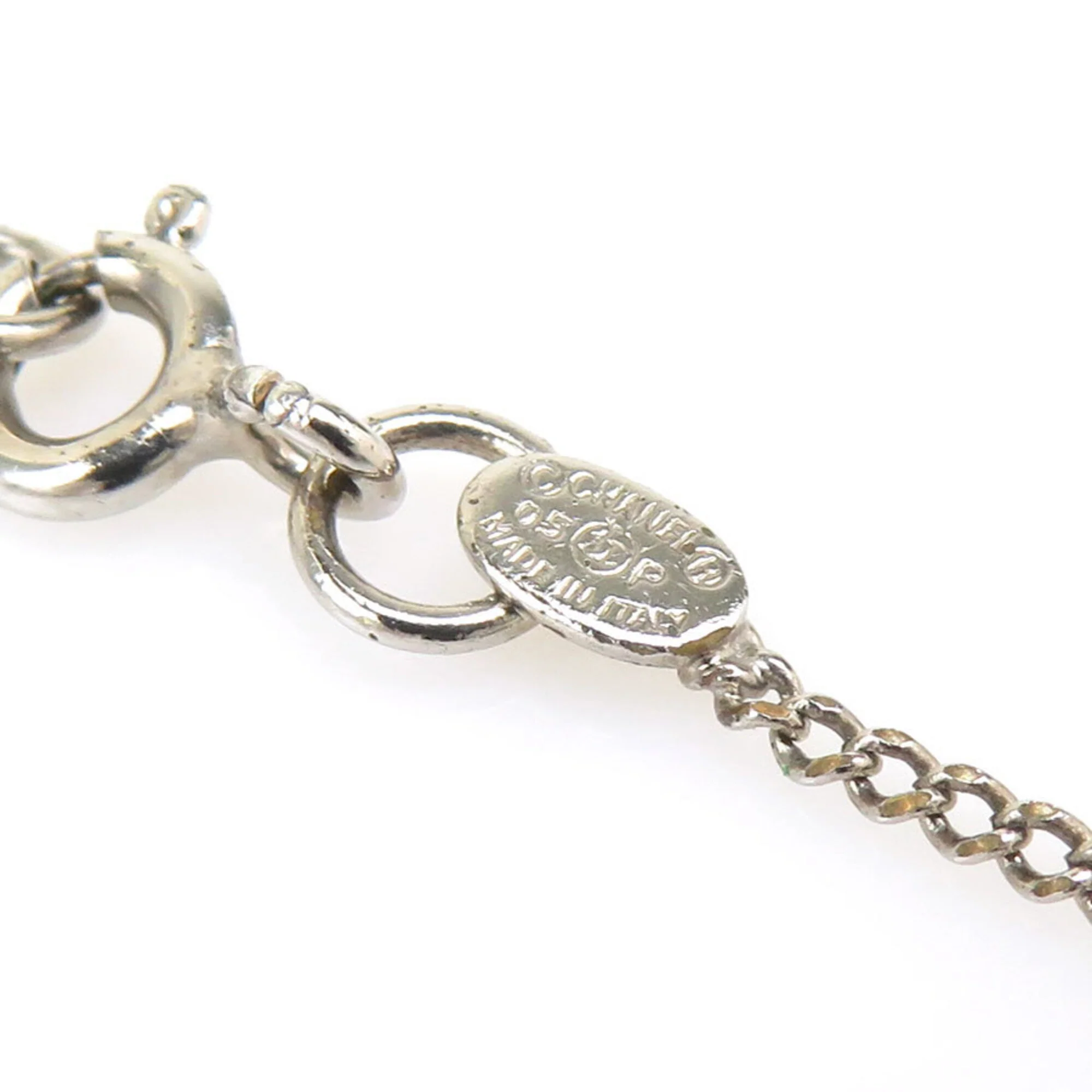 Pendant Necklace Metal and Resin Black - Image 8