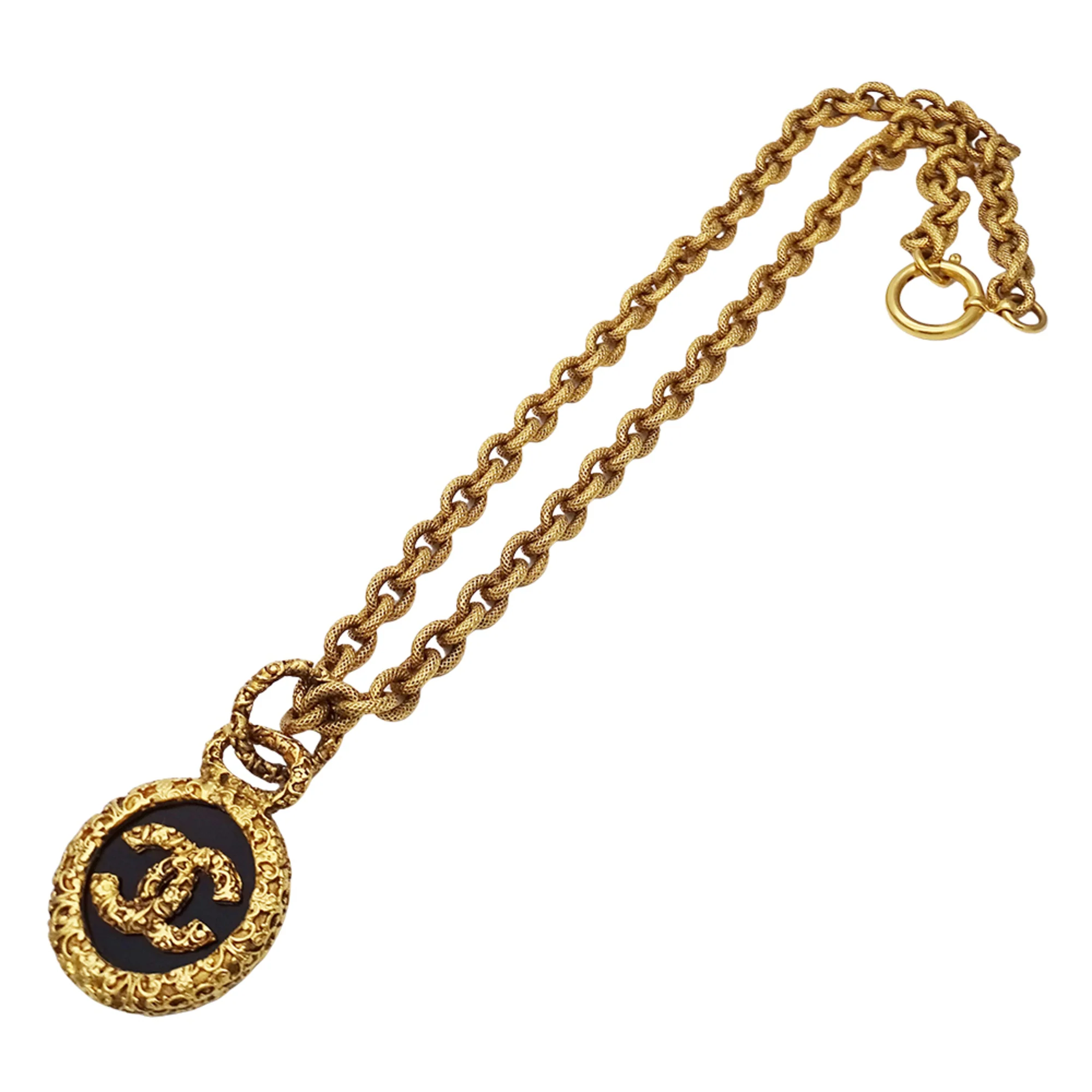 Pendant Necklace Metal Black and Gold - Image 3