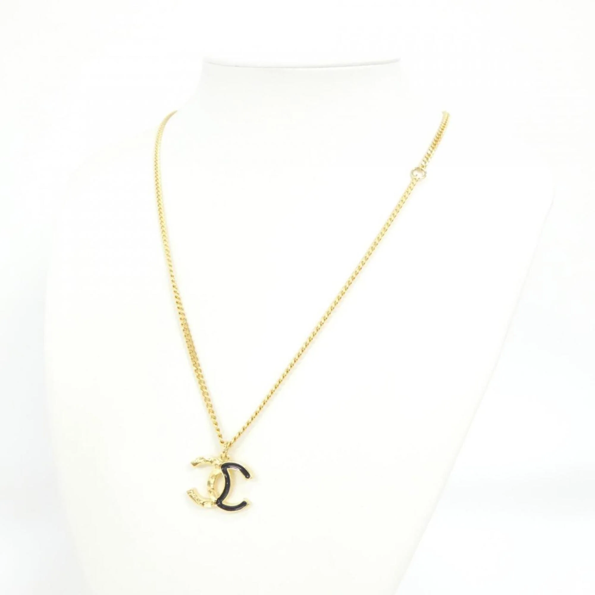 Pendant Necklace Metal Black and Gold - Image 5
