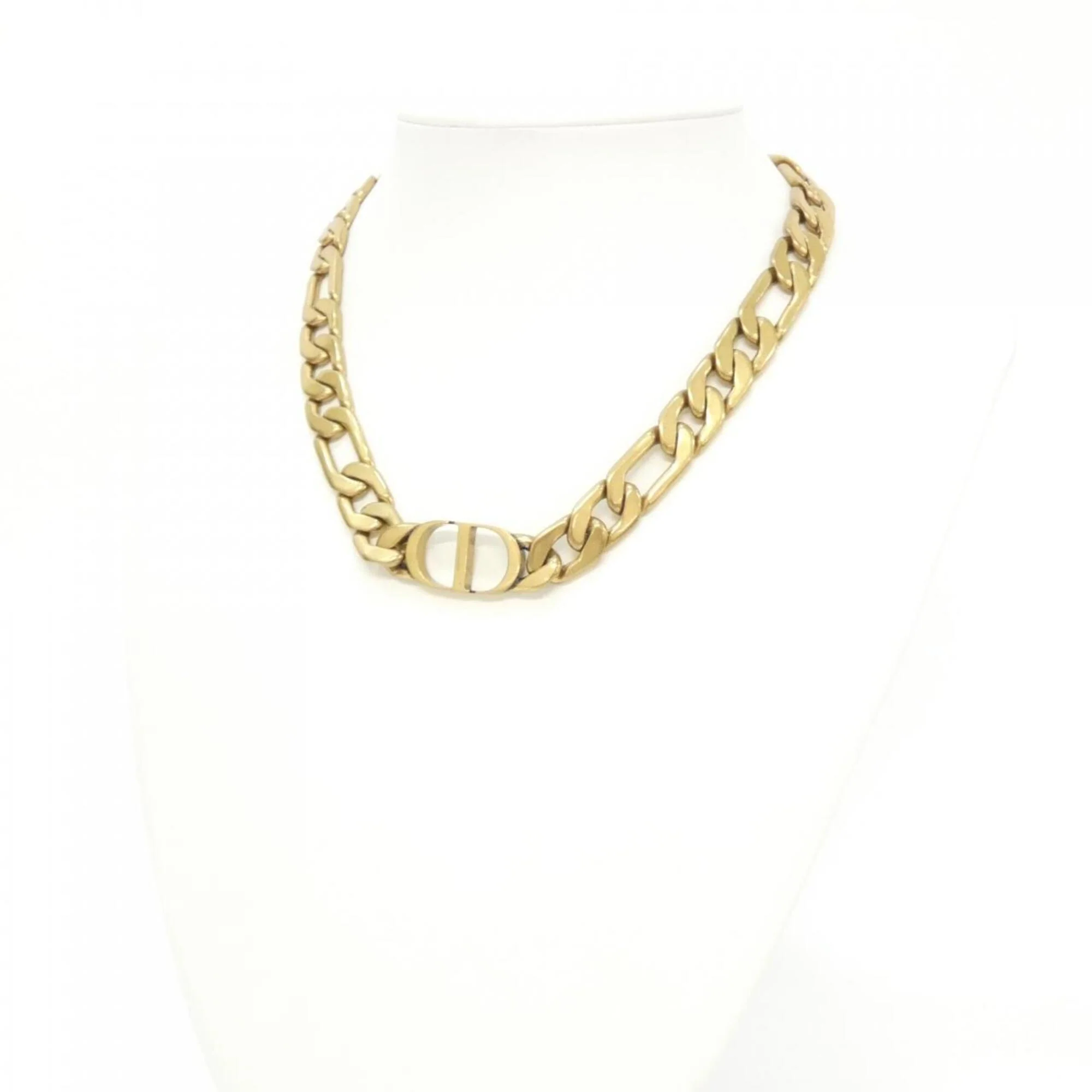 30 Montaigne Pendant Necklace Gold - Image 5