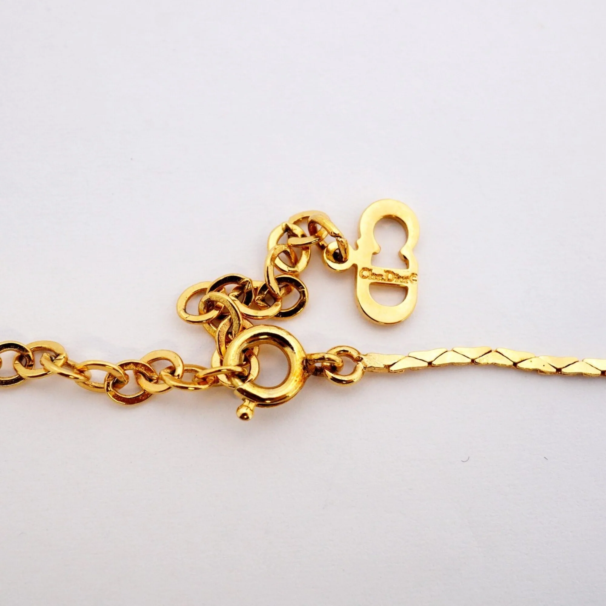 Pendant Necklace Gold and Rhinestone - Image 4