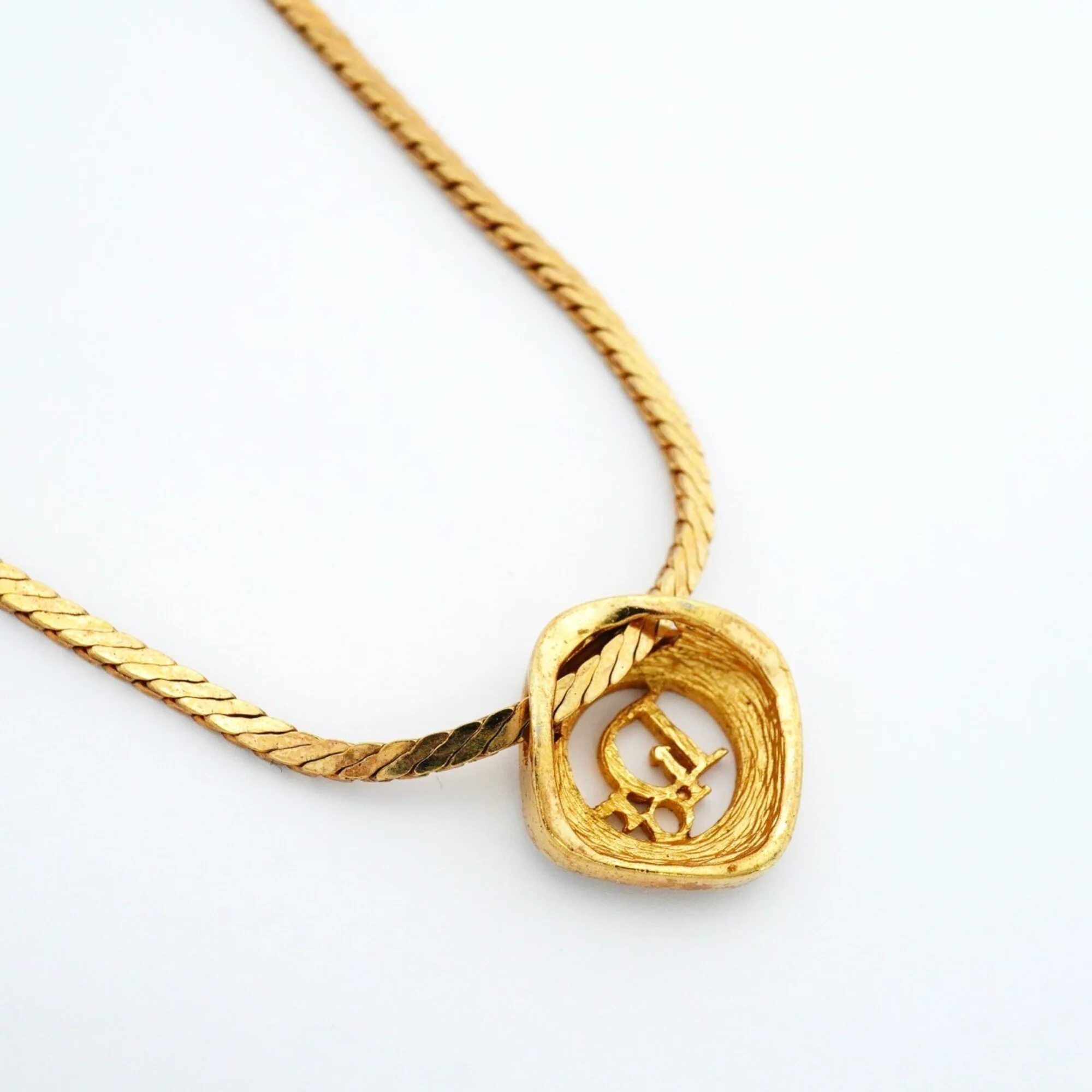 Pendant Necklace Gold and Rhinestone - Image 2